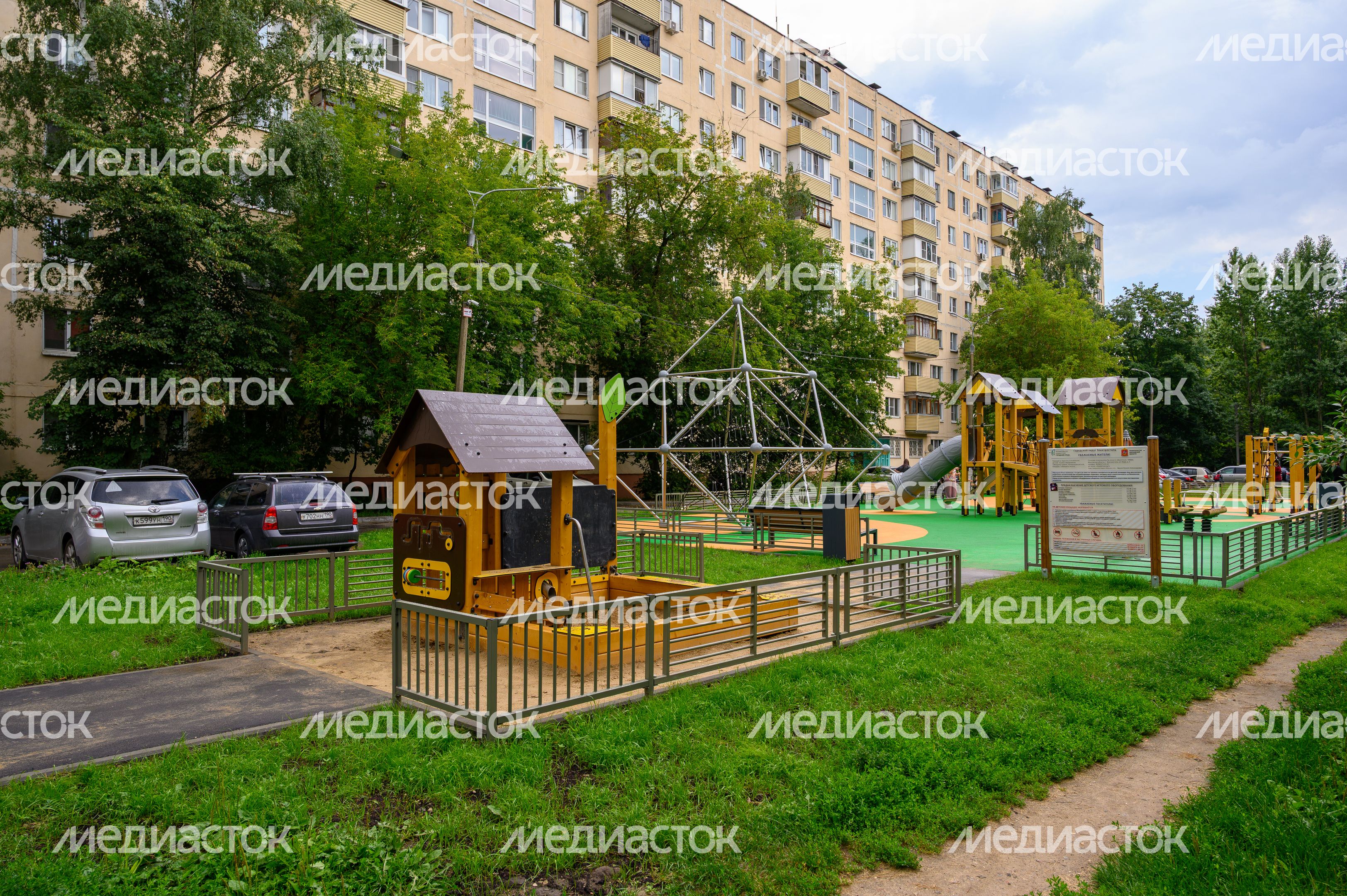 Новая детская площадка на улице Победы в Электростали