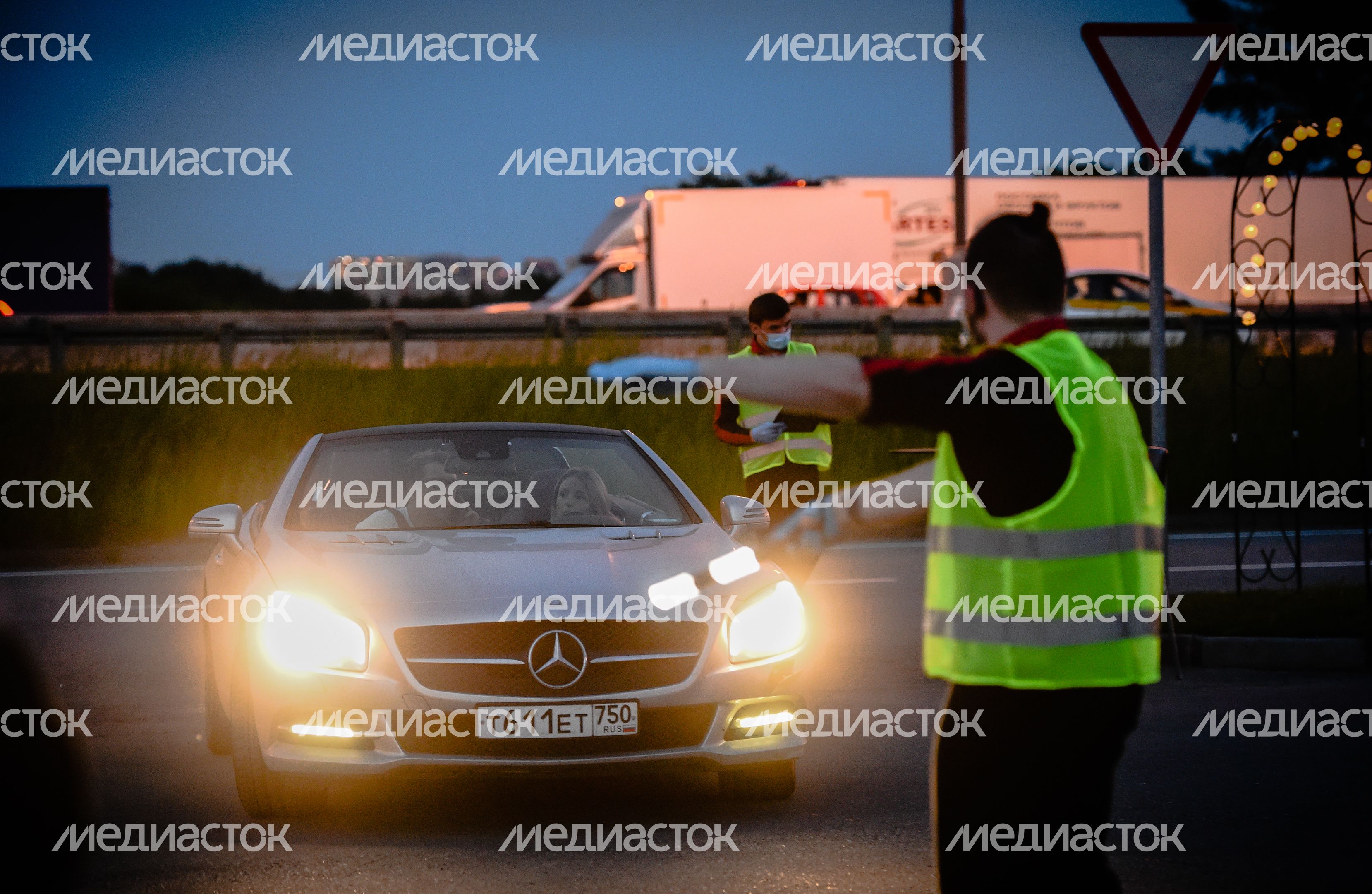 Открытие первого автокинотеатра под открытым небом в Московском регионе Открытие первого автокинотеатра под открытым небом в Московском регионе