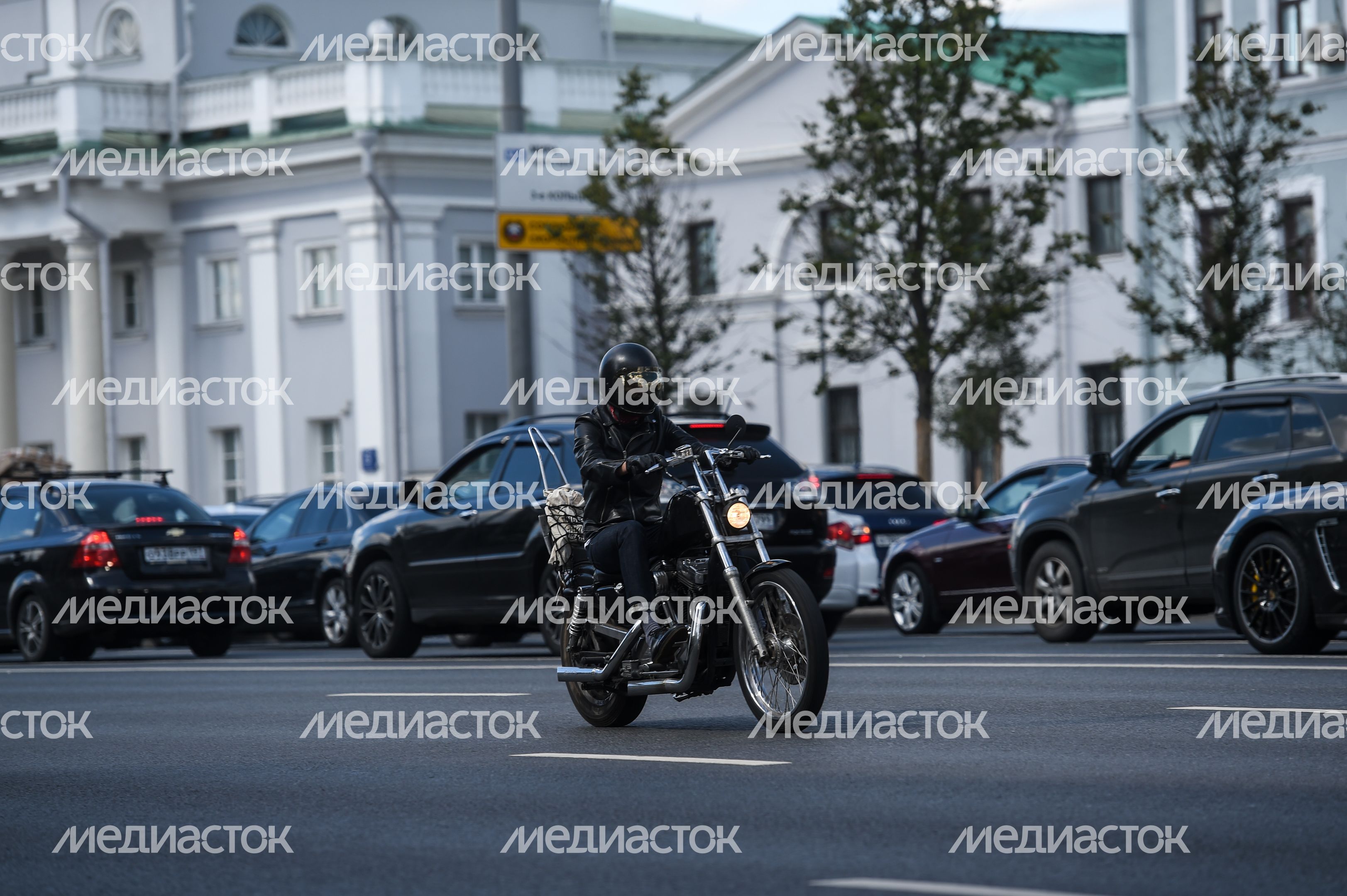 Мотоциклисты на улицах Москвы