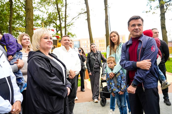 Андрей Воробьев проверил благоустройство лесопарка "Дубрава"