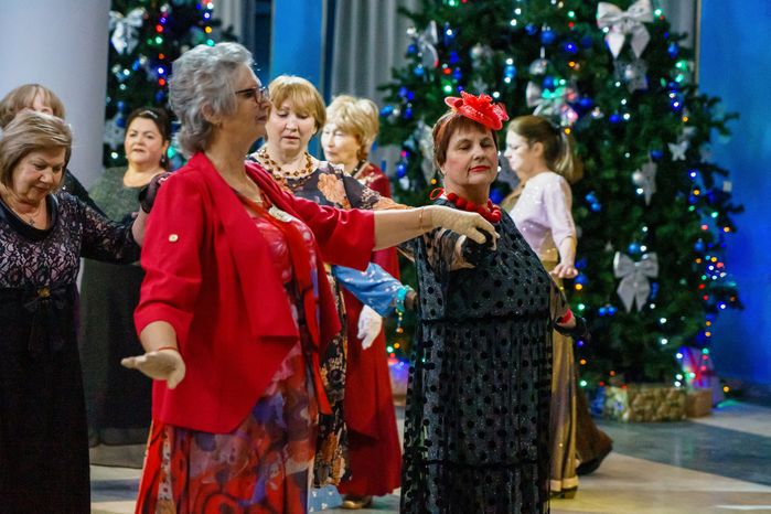 Зимний бал в культурном центре "Октябрь"