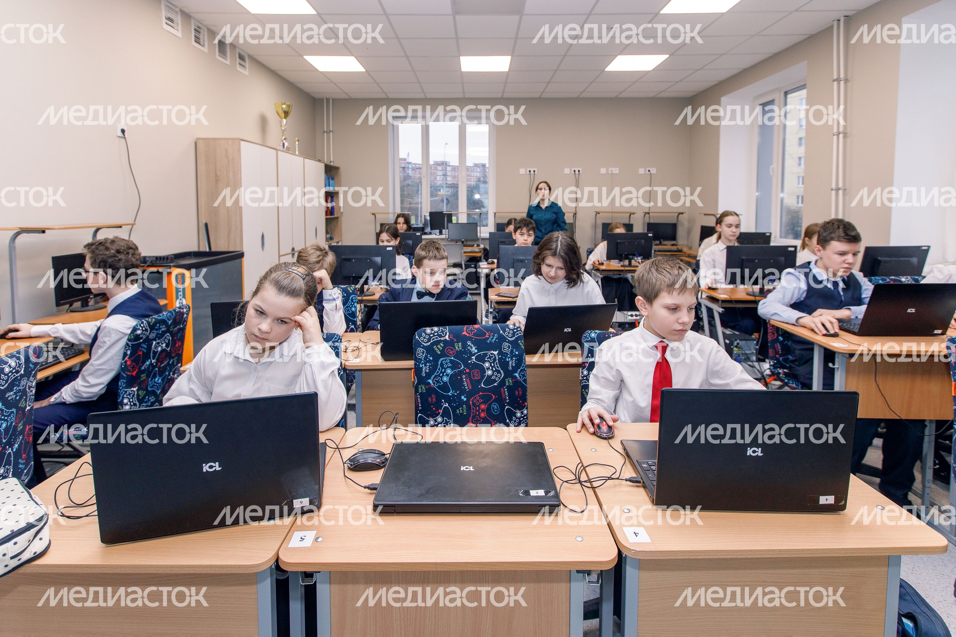 Лобненский лицей переехал в обновленное здание Лобненский лицей переехал в обновленное здание