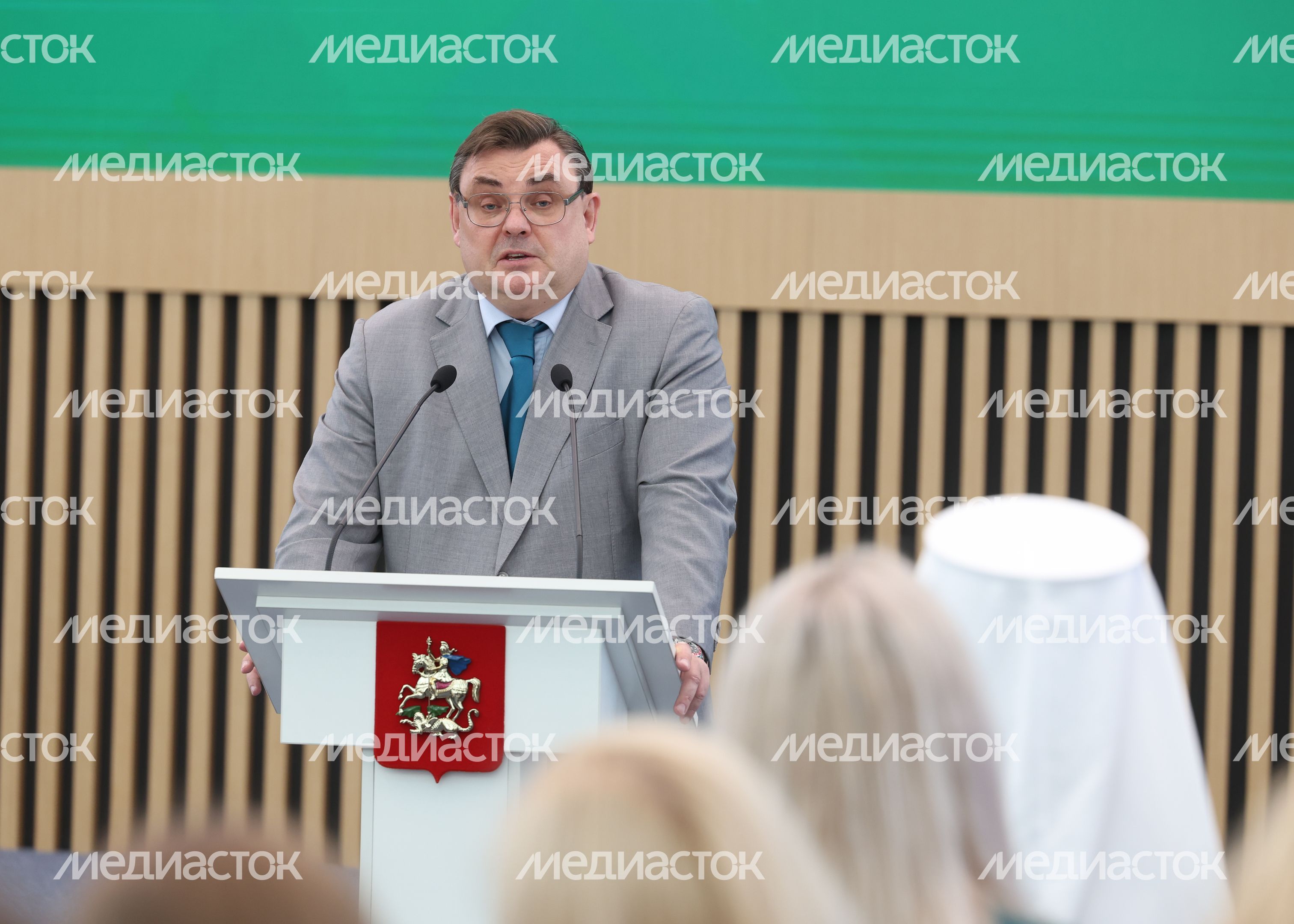 Подмосковных соцработников поздравили с их профессиональным праздником