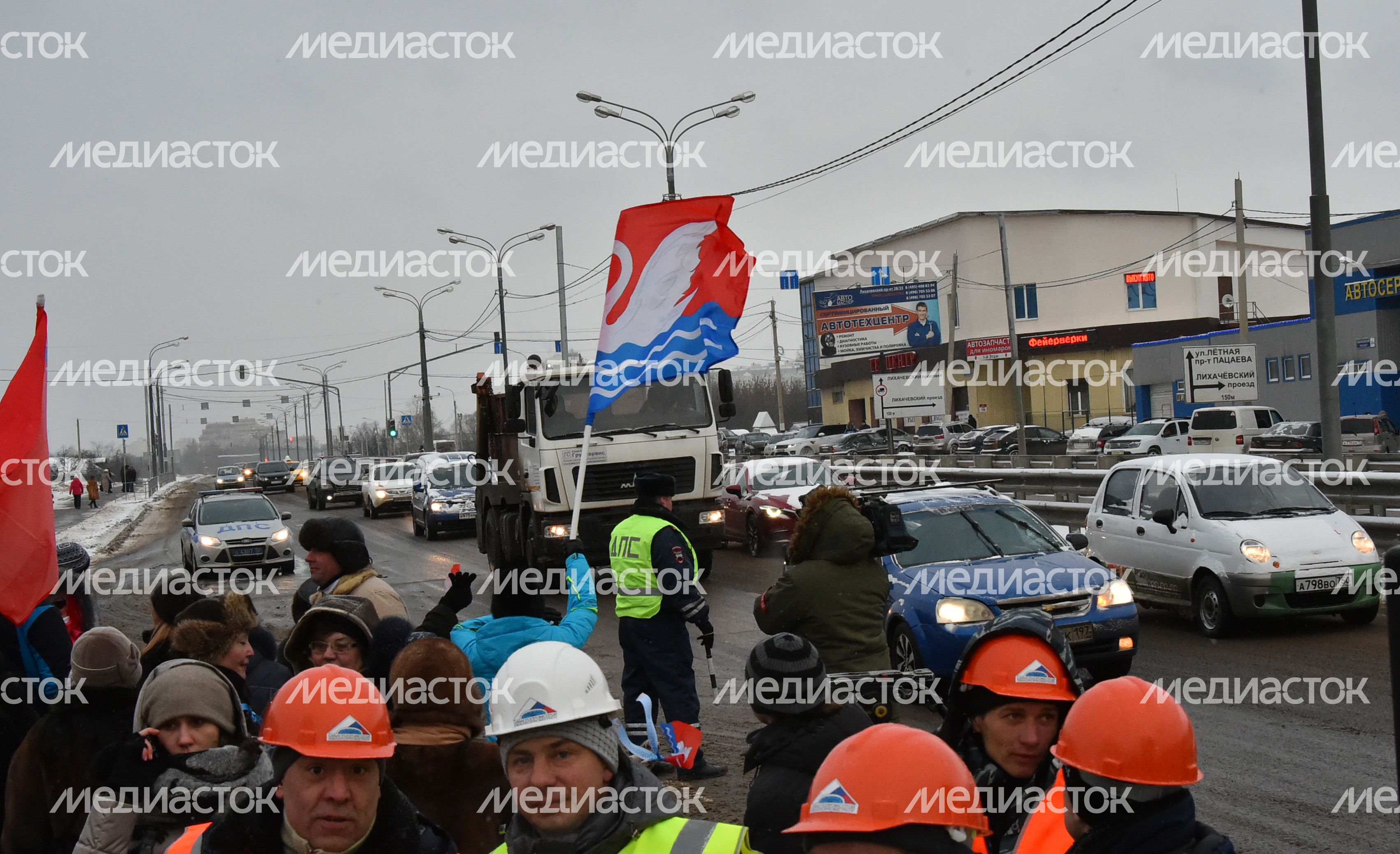 Открытие после реконструкции Лихачевского шоссе в Долгопрудном Открытие после реконструкции Лихачевского шоссе в Долгопрудном