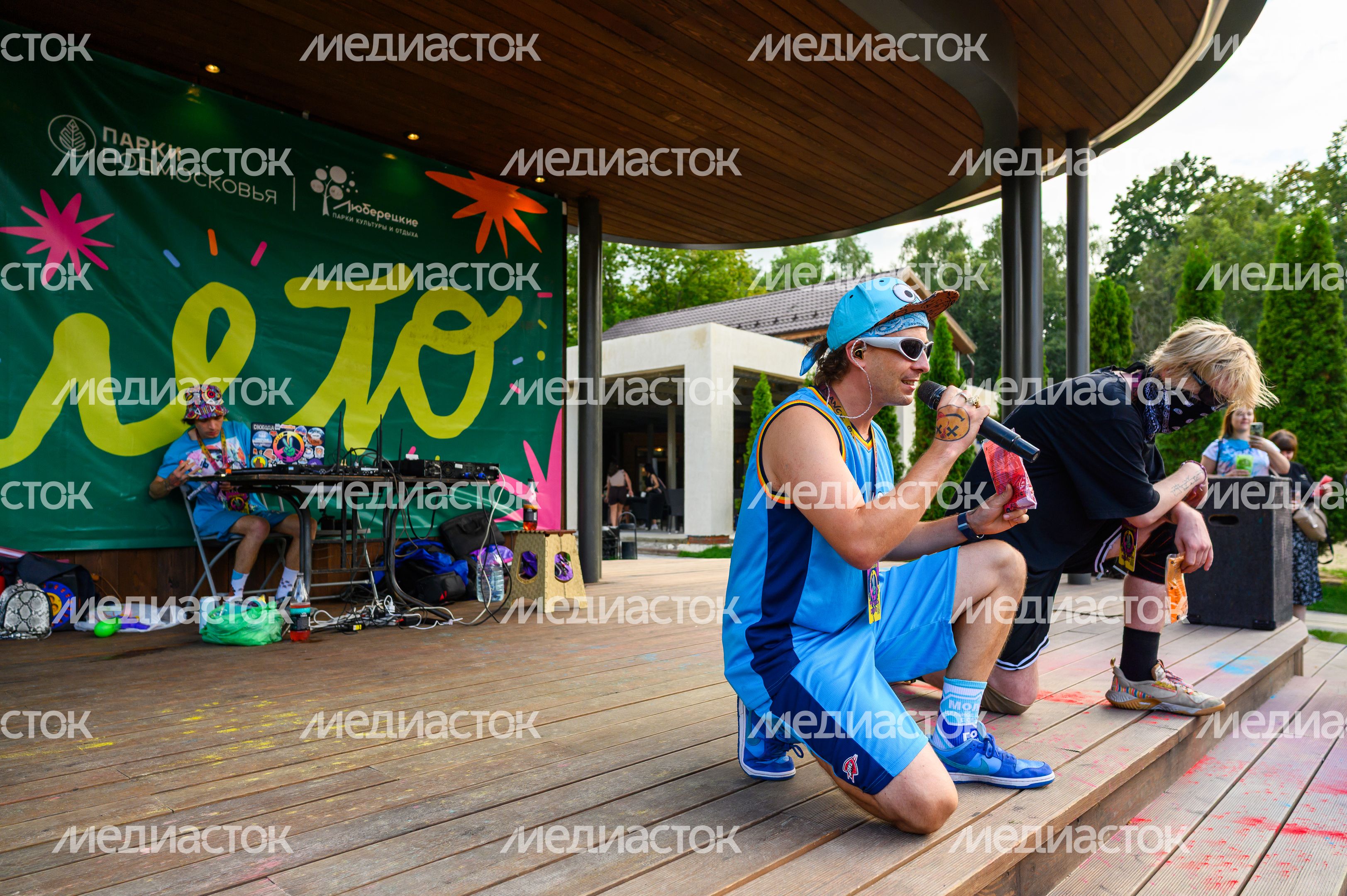 Фестиваль красок Holi Dance в Наташинском парке в Люберцах Фестиваль красок Holi Dance в Наташинском парке в Люберцах