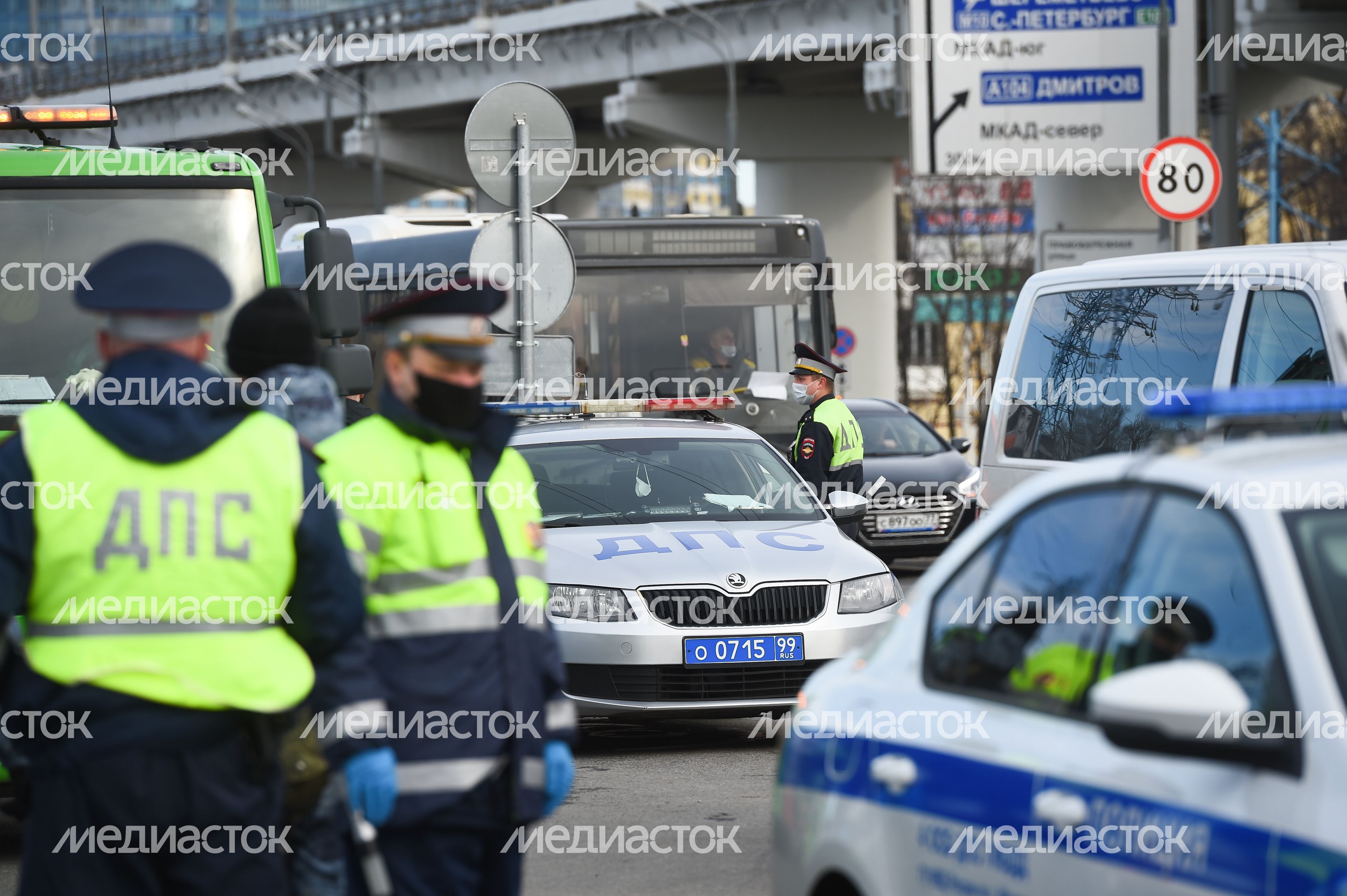 Проверка пропусков на въезде в Москву в период самоизоляции