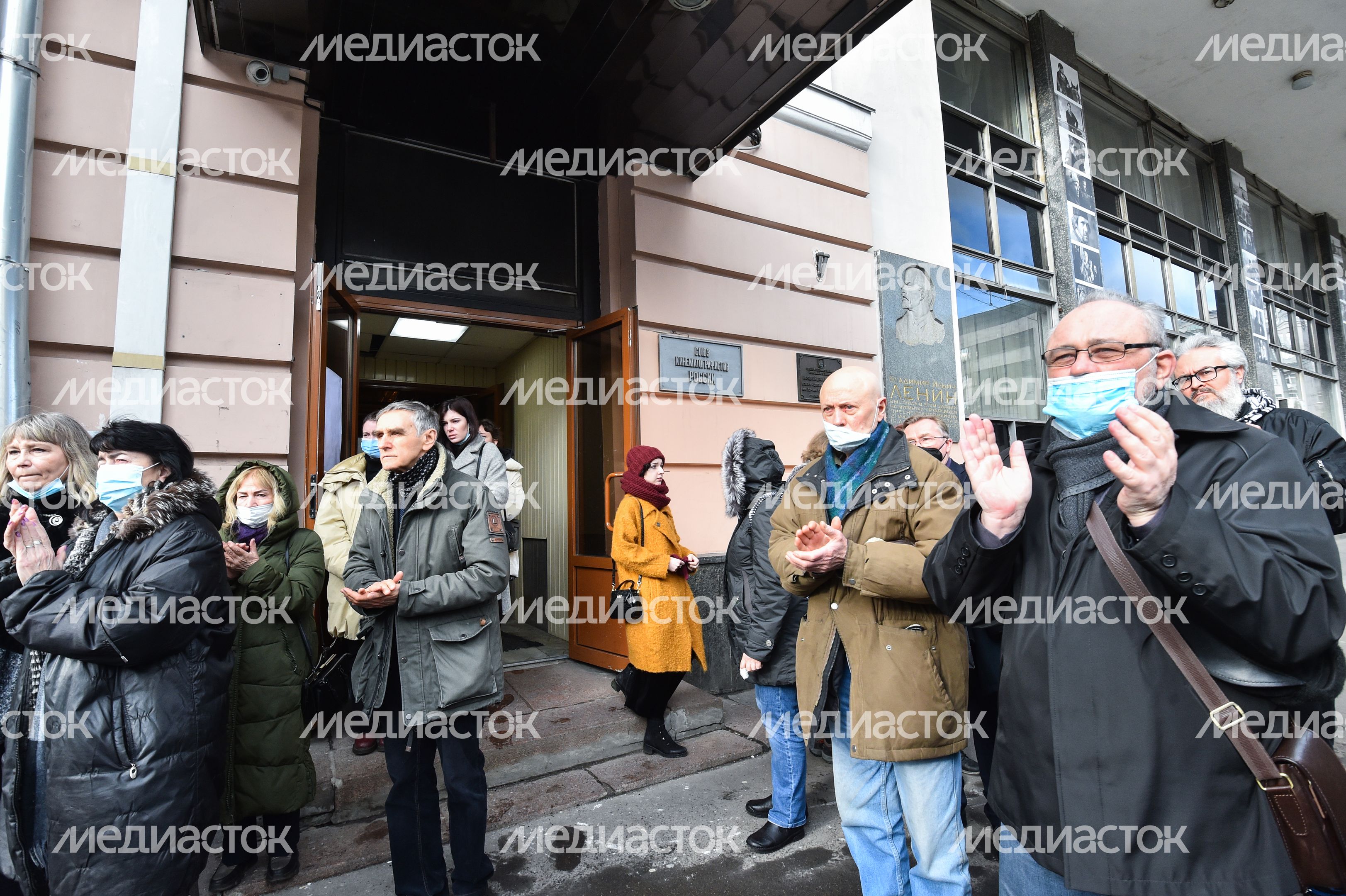 Церемония прощания с мультипликатором Владимиром Зуйковым