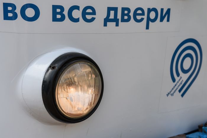В Москве запустили новый трамвай без турникетов