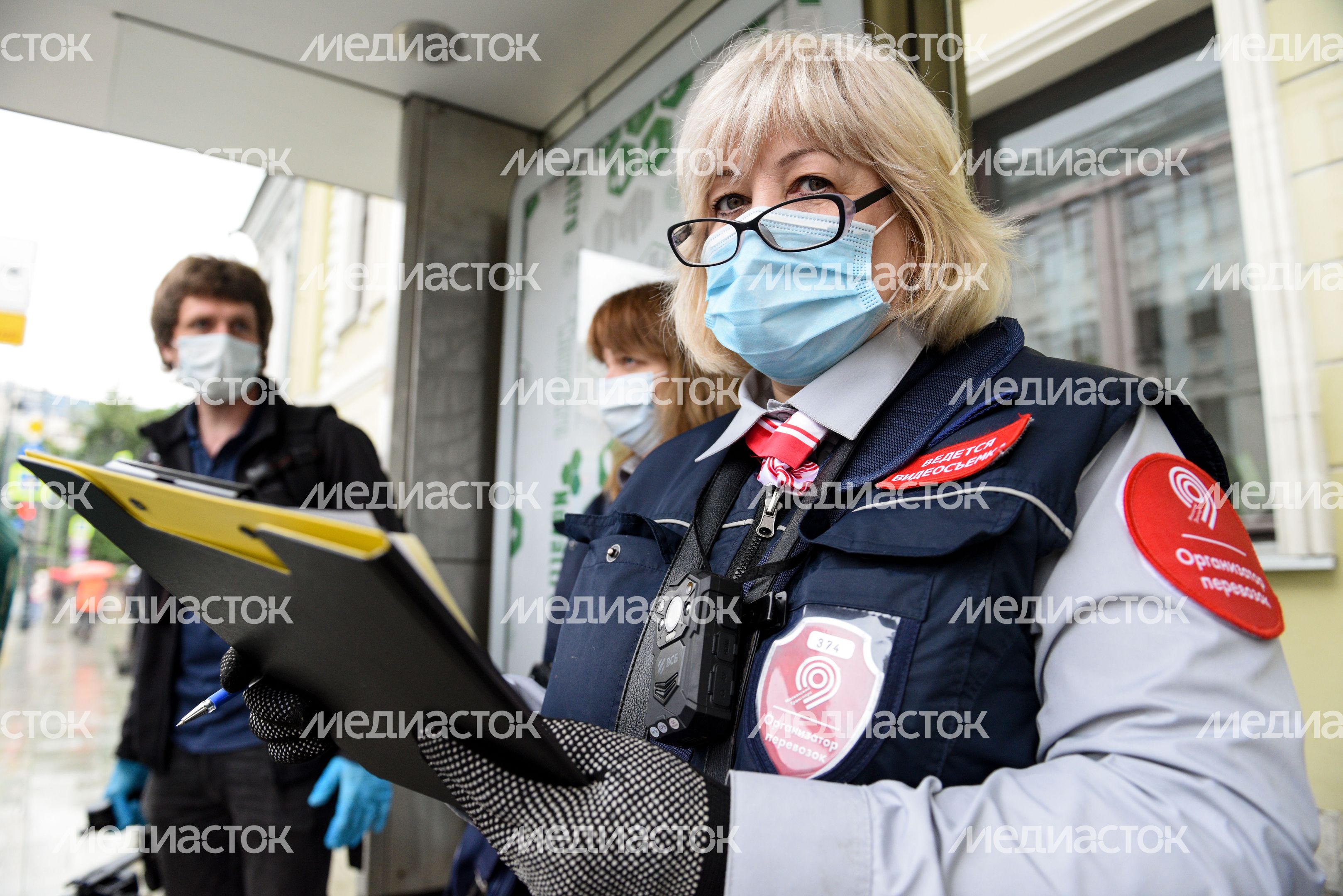 Проверки соблюдения масочно-перчаточного режима в общественном транспорте в Москве