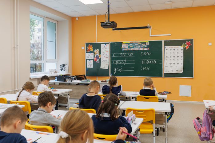 Учебный класс средней школы №18 в деревне Черное округа Балашиха после капитального ремонта