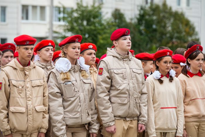 Мемориальную доску Героя РФ Артема Щукина открыли в подольской школе №30