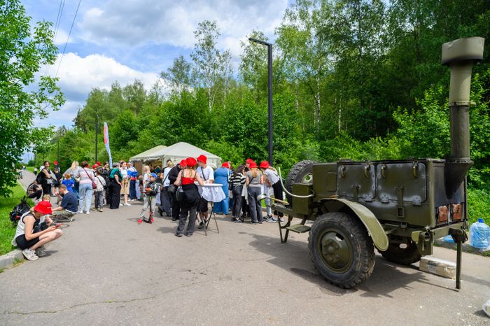 Полевая кухня работала на Дне молодежи в Пестовском парке округа Балашиха