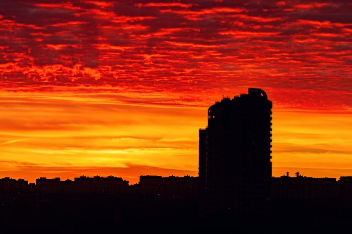 Огненный осенний закат в Подмосковье
