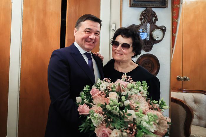 Посещение губернатором космонавта первого отряда