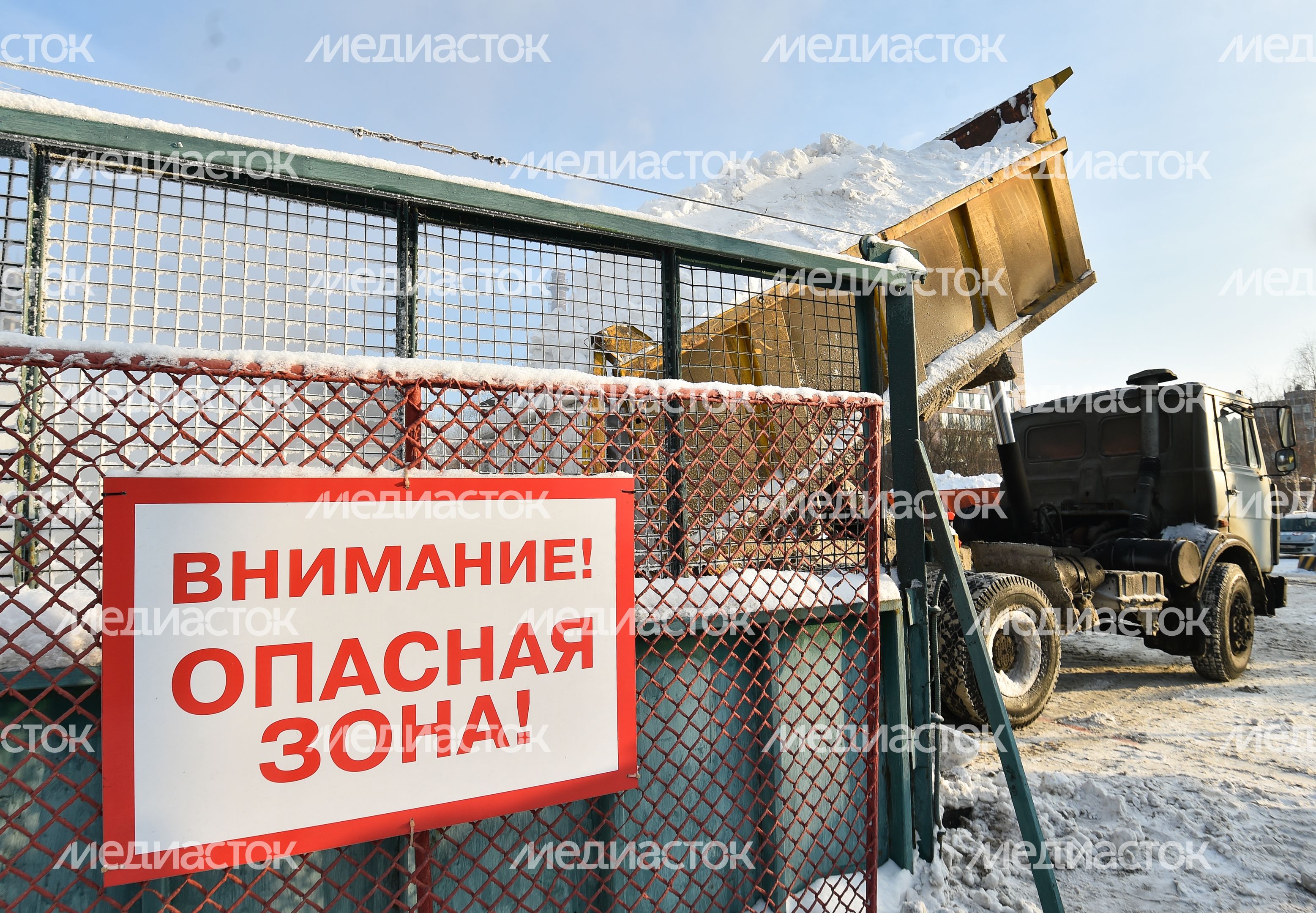 Утилизация снега на снегосплавном пункте «Черкизово»