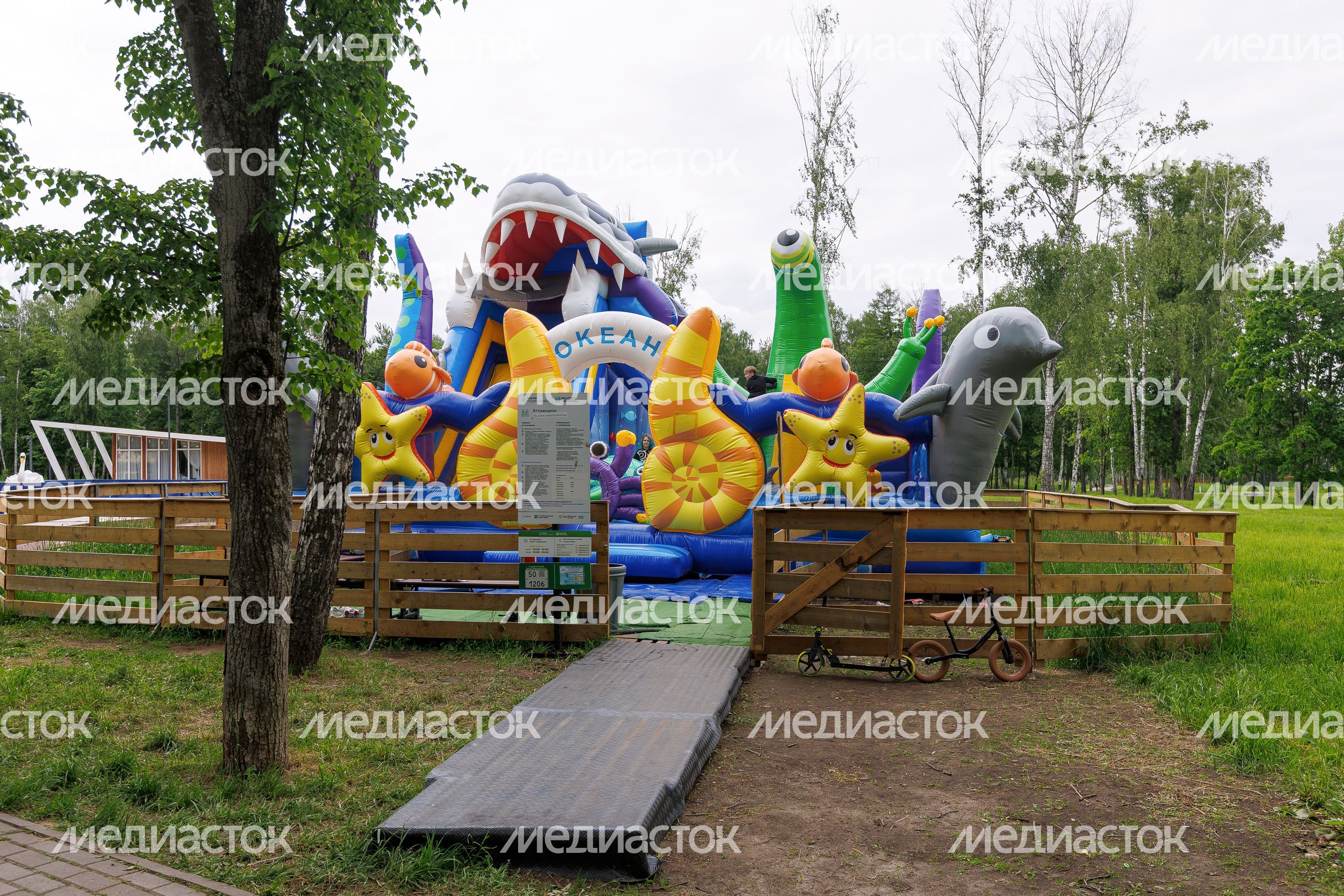 Детская площадка в Городском парке культуры и отдыха в Ивантеевке Пушкинского округа