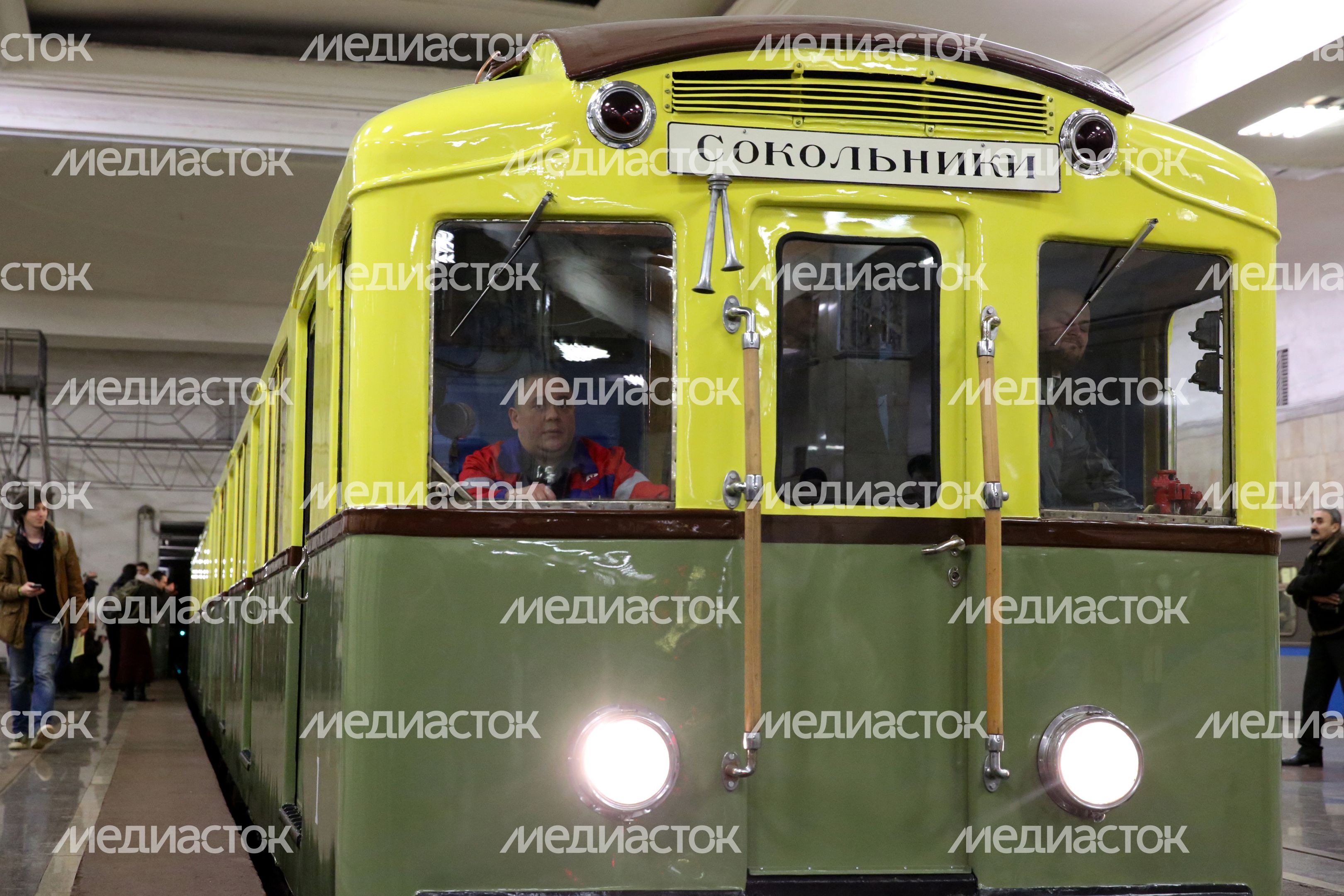«Экскурсия в прошлое» в Московском метрополитене