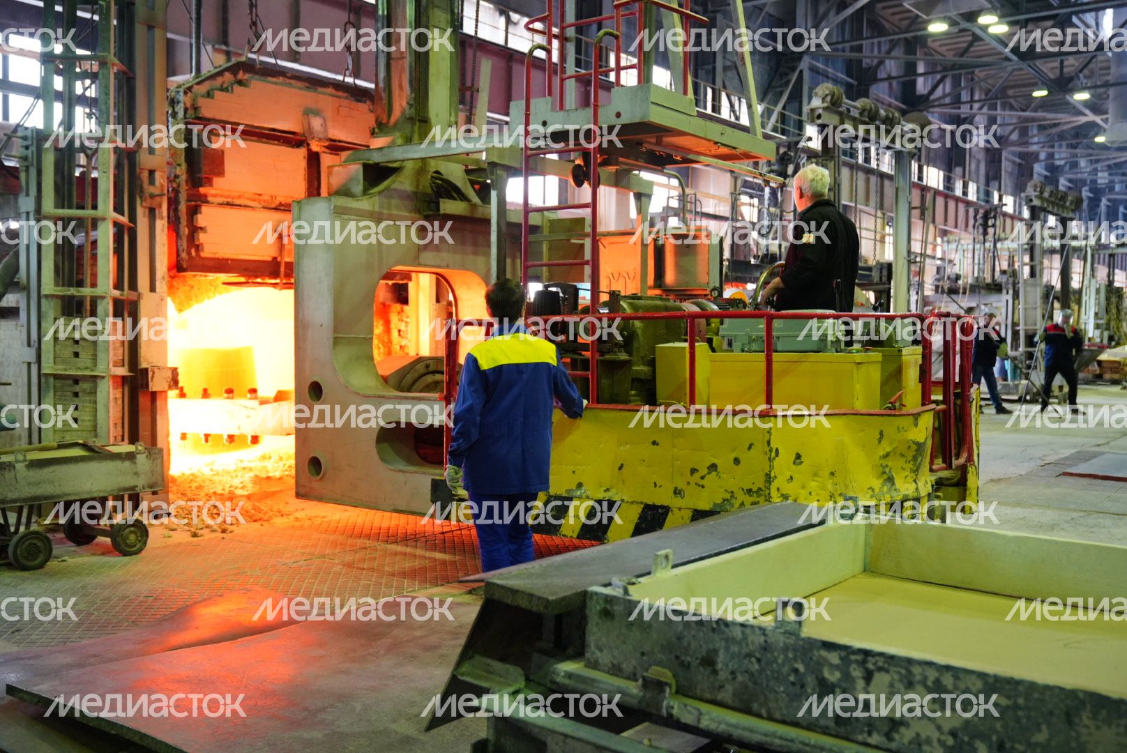 Посещение губернатором завода оптического стекла в Лыткарино