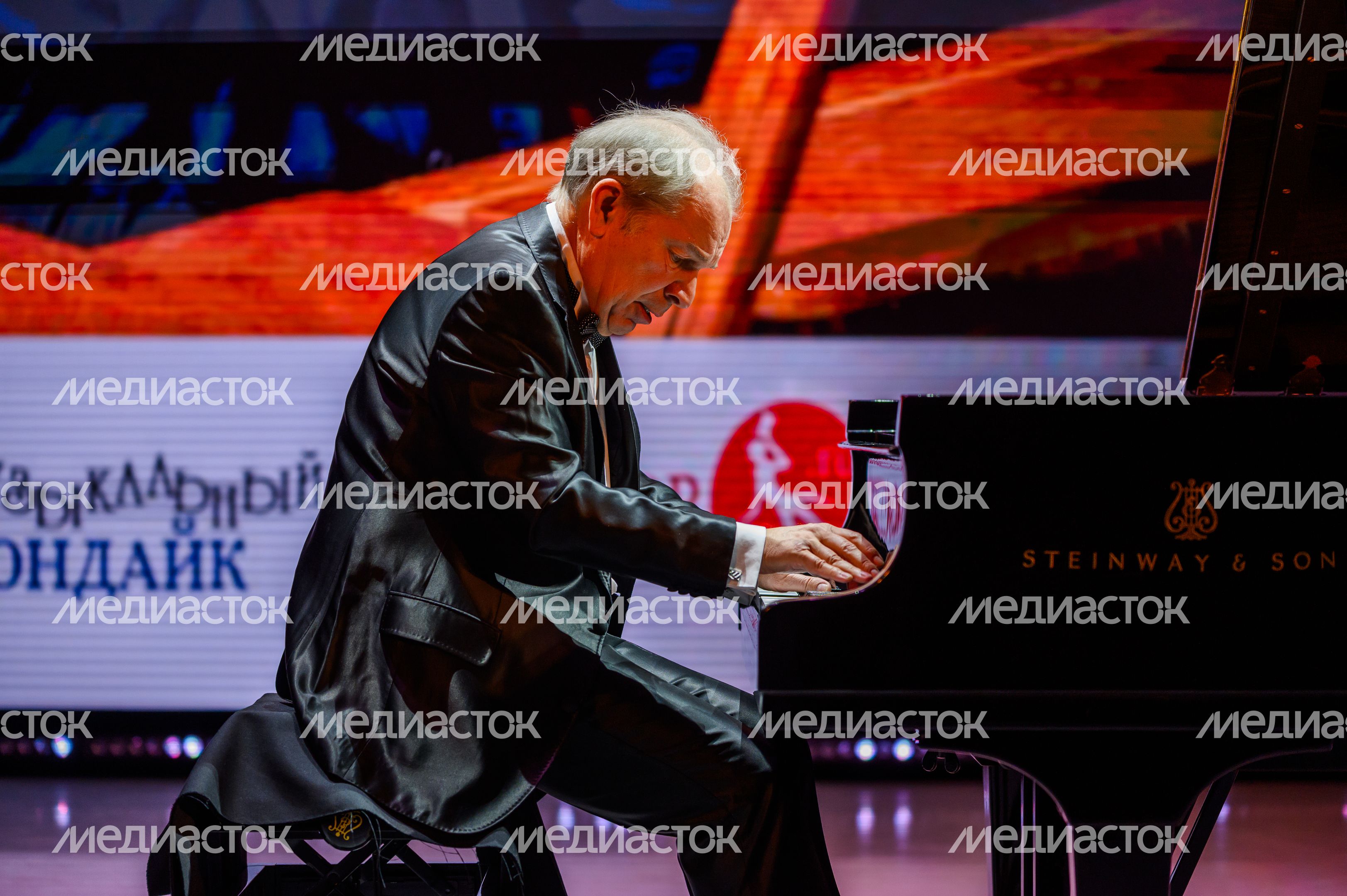 Пианист Юрий Розум исполнил сочинения Бетховена и Шопена на фестиваль «Первые 20 лет» в Щелково Пианист Юрий Розум исполнил сочинения Бетховена и Шопена на фестиваль «Первые 20 лет» в Щелково