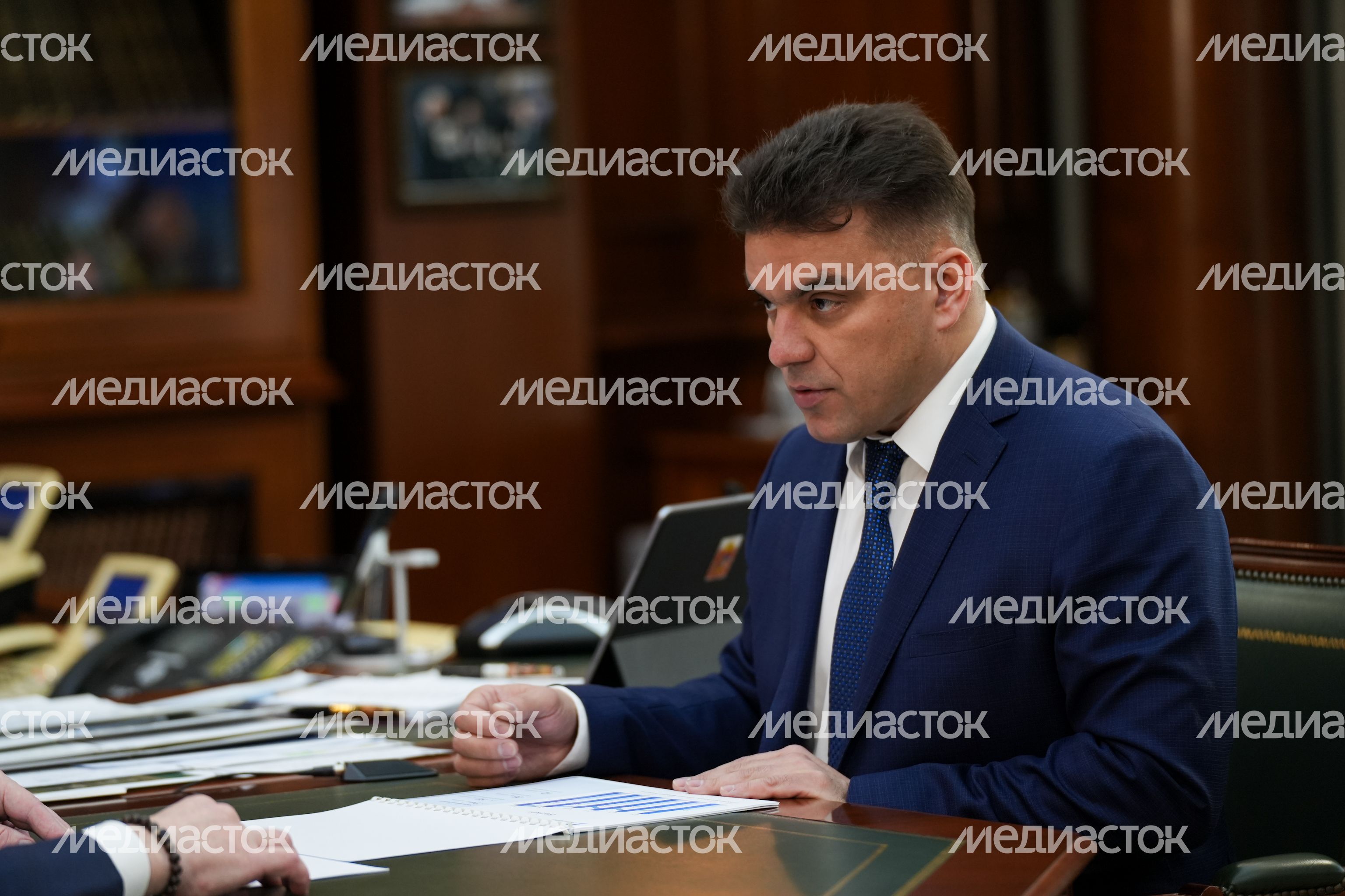 Андрей Воробьев провел встречу с главой Можайского м.о. Денисом Мордвинцевым Андрей Воробьев провел встречу с главой Можайского м.о. Денисом Мордвинцевым