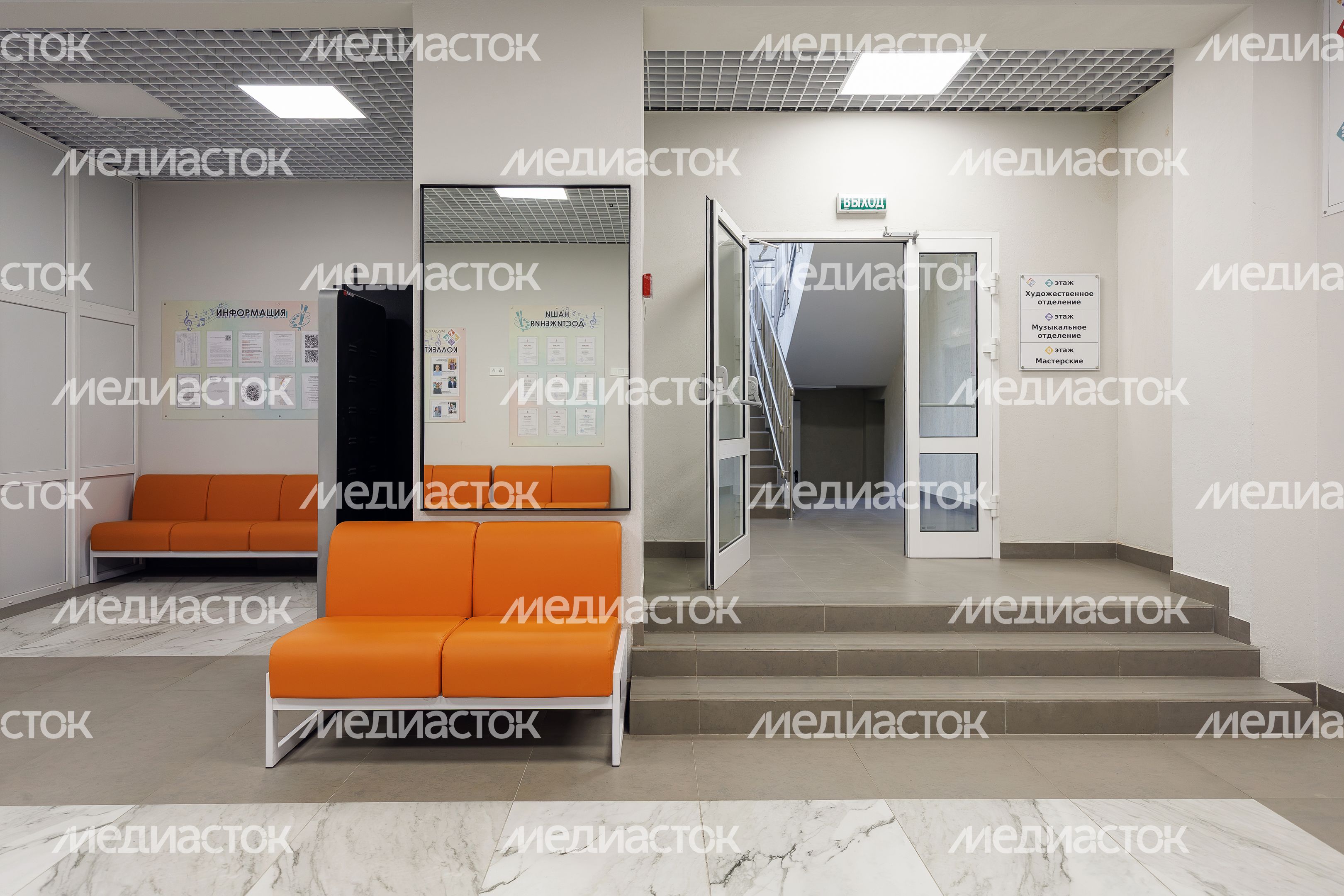 Коридор детской школы искусств «Гармония» Наро-Фоминска после капремонта Коридор детской школы искусств «Гармония» Наро-Фоминска после капремонта