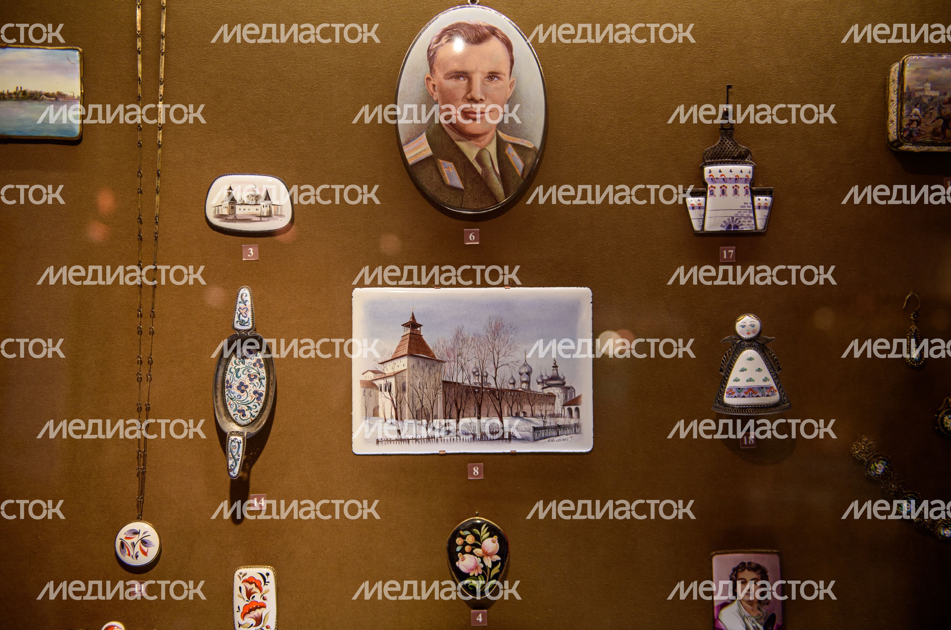 Музей финифти в Ростовском кремле Музей финифти в Ростовском кремле