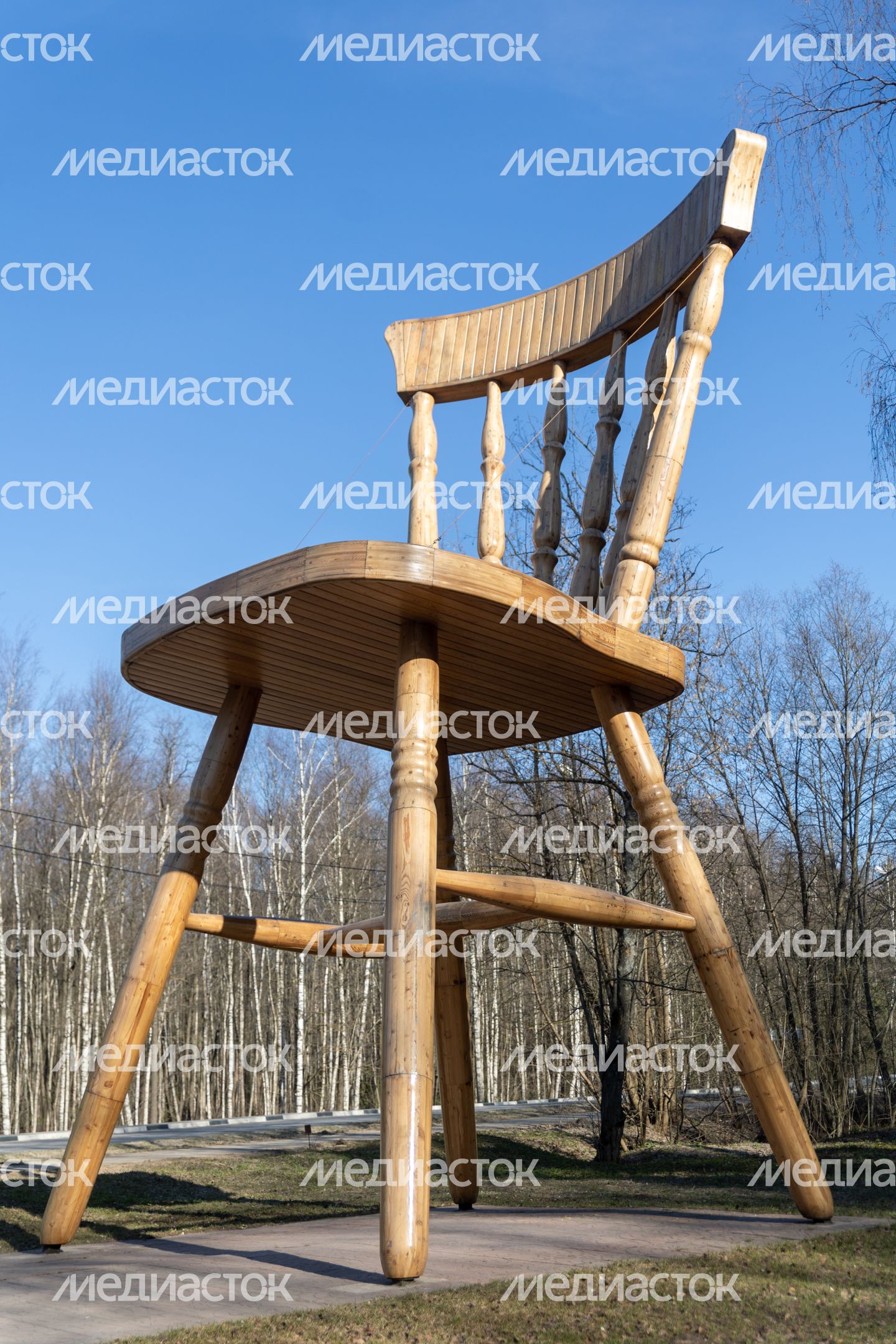 9-метровый стул