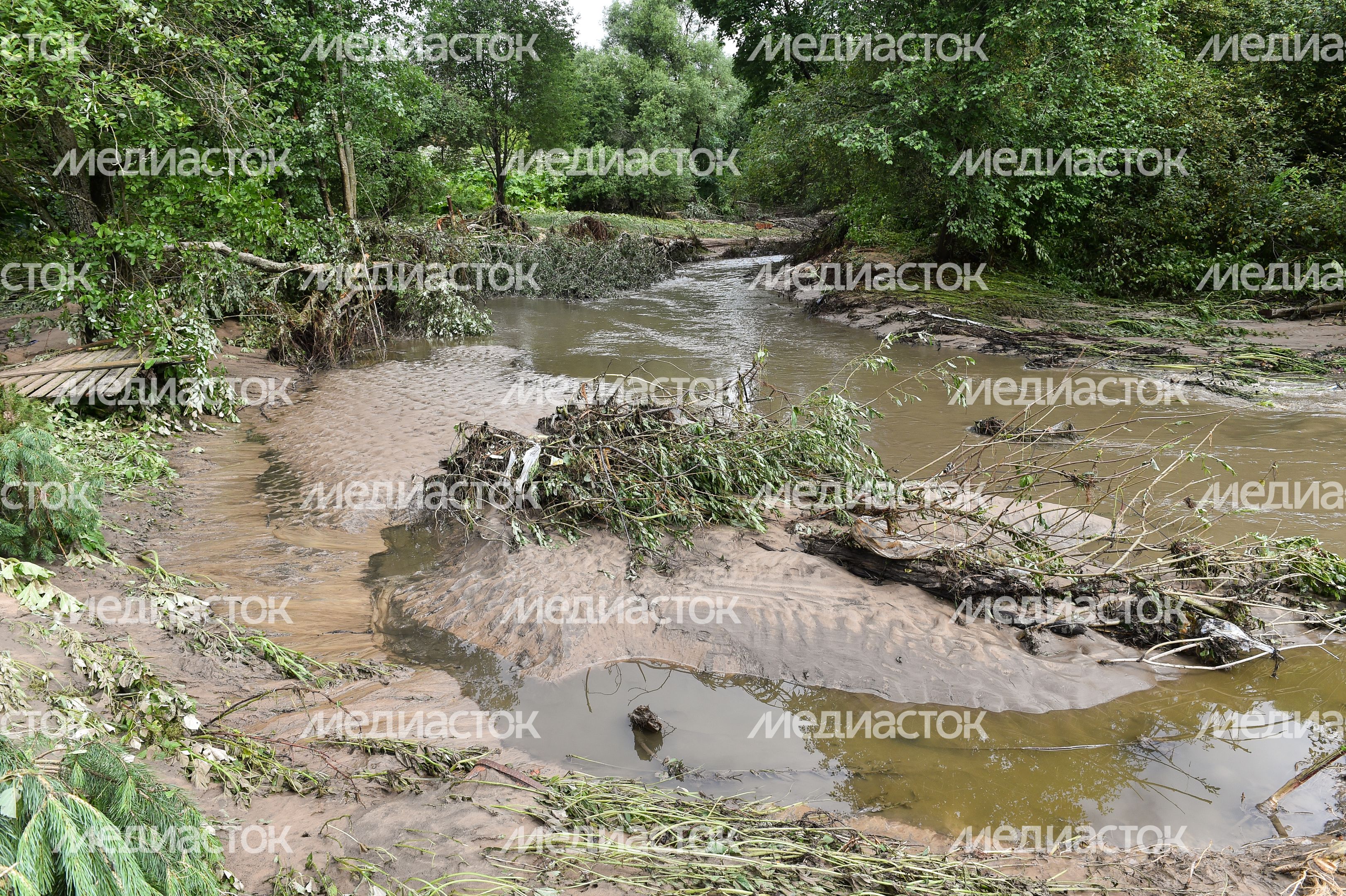Последствия прорыва дамбы в Рузе