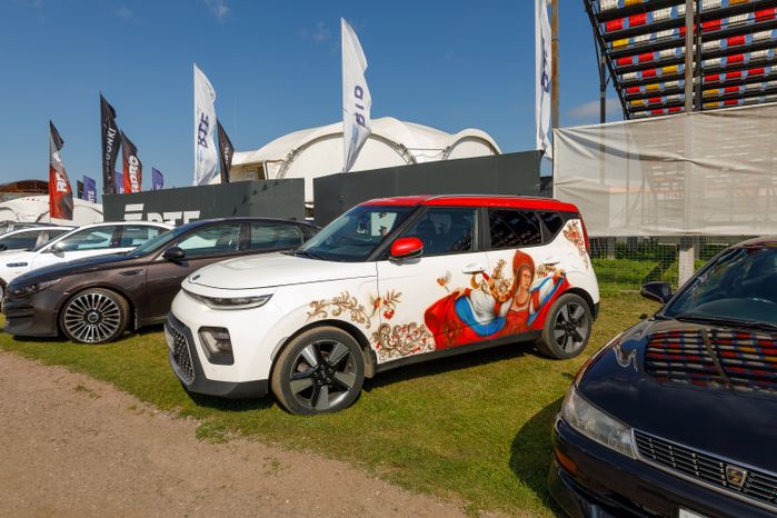 На Sueta Car Fest выбрали лучшие автомобили по тюнингу и автозвуку