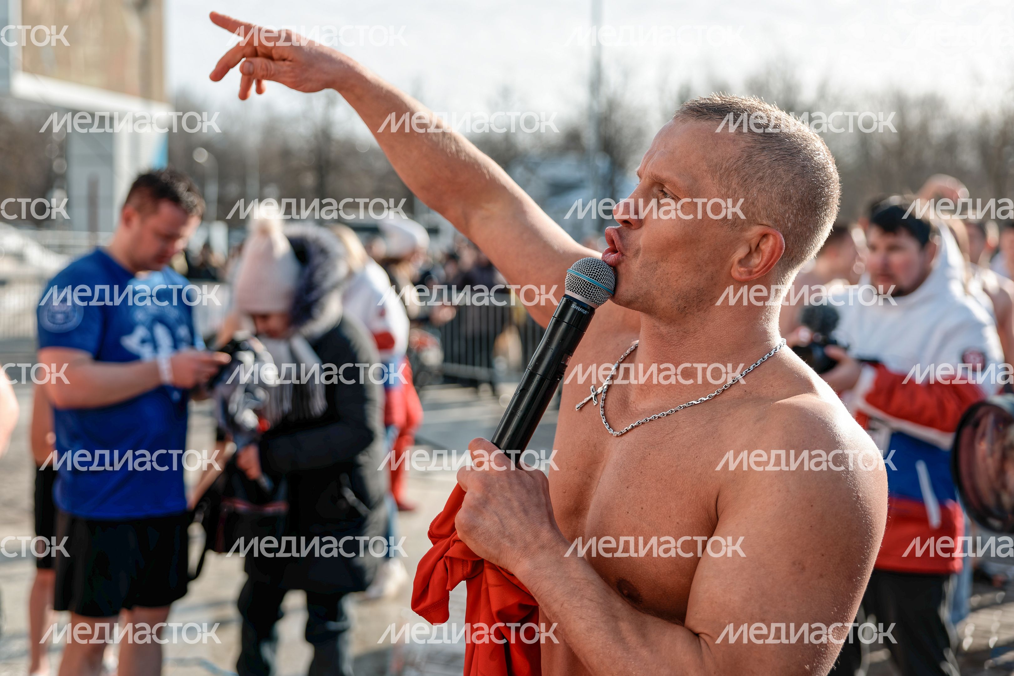 Руководитель клуба «Ярополк» Илья Шадриков на спортивно-патриотической акции «Быть здоровым – это модно!» Руководитель клуба «Ярополк» Илья Шадриков на спортивно-патриотической акции «Быть здоровым – это модно!»