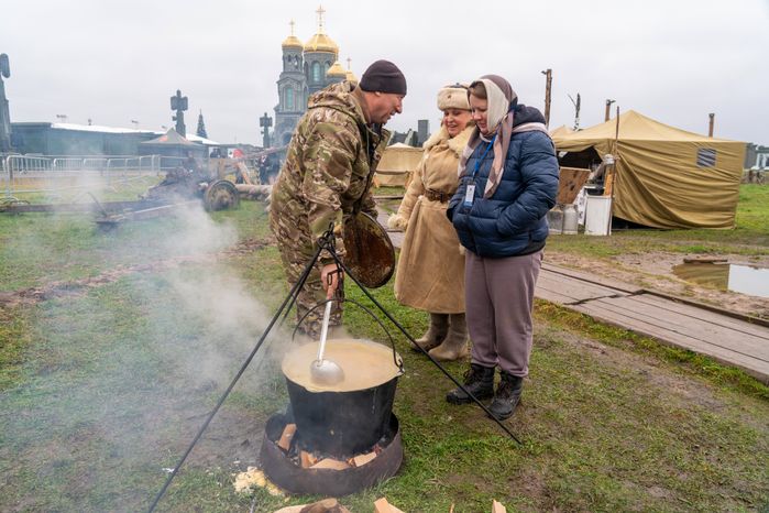 Интерактивные площадки для зрителей военно-исторической реконструкции «Битва под Москвой» ко Дню воинской славы России