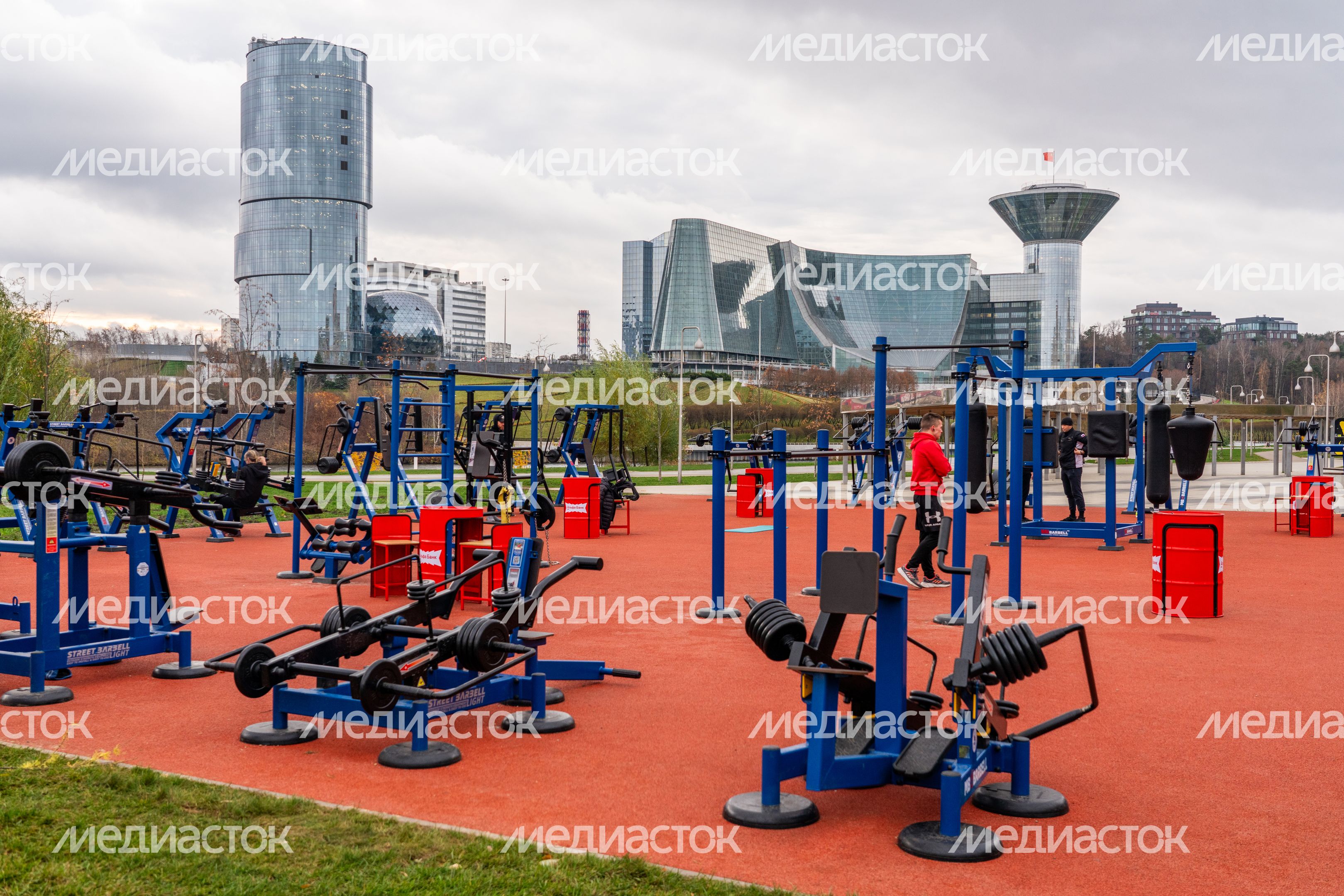 Новый спортивно-оздоровительный комплекс в Павшинской пойме Красногорска Новый спортивно-оздоровительный комплекс в Павшинской пойме Красногорска