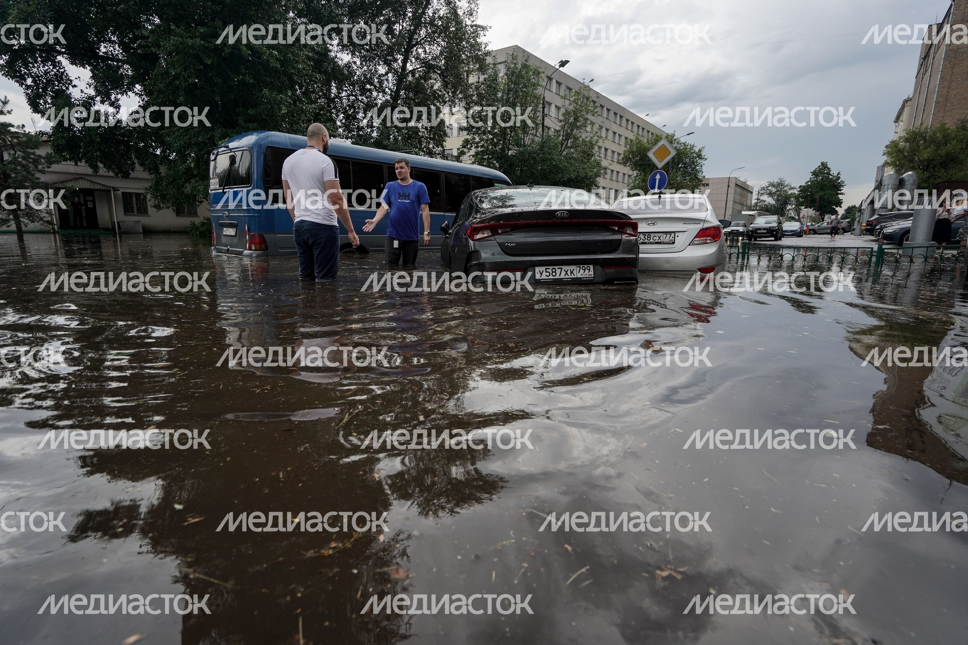 Последствия ливня в Москве Последствия ливня в Москве