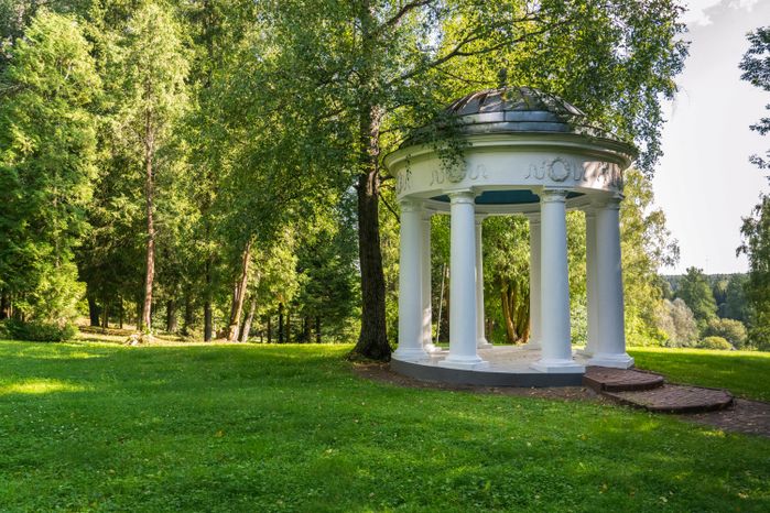Летние виды усадьбы Льялово в округе Солнечногорск