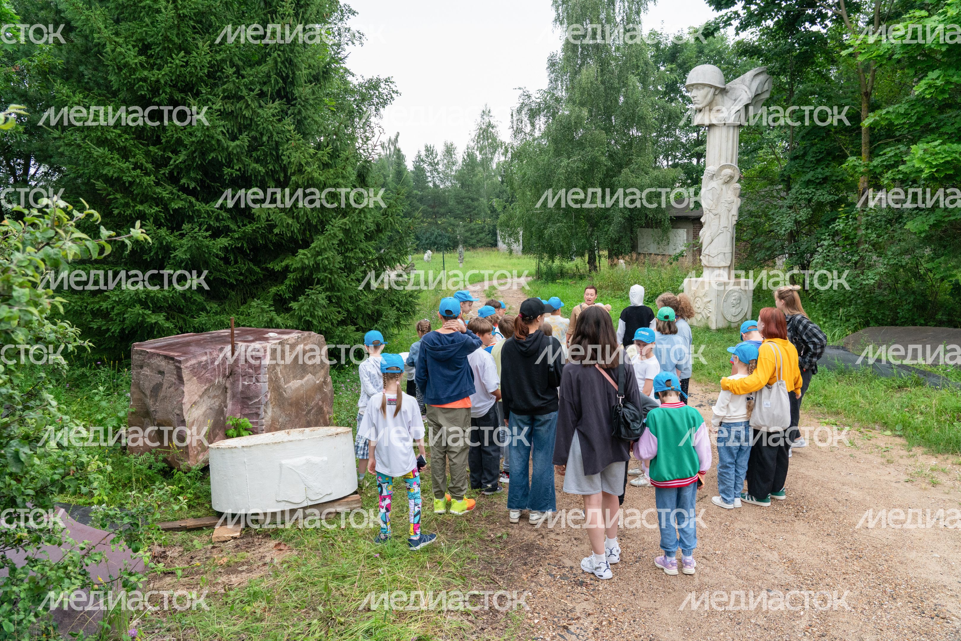 Фестиваль «Русское слово руками скульптора» в Истре Фестиваль «Русское слово руками скульптора» в Истре
