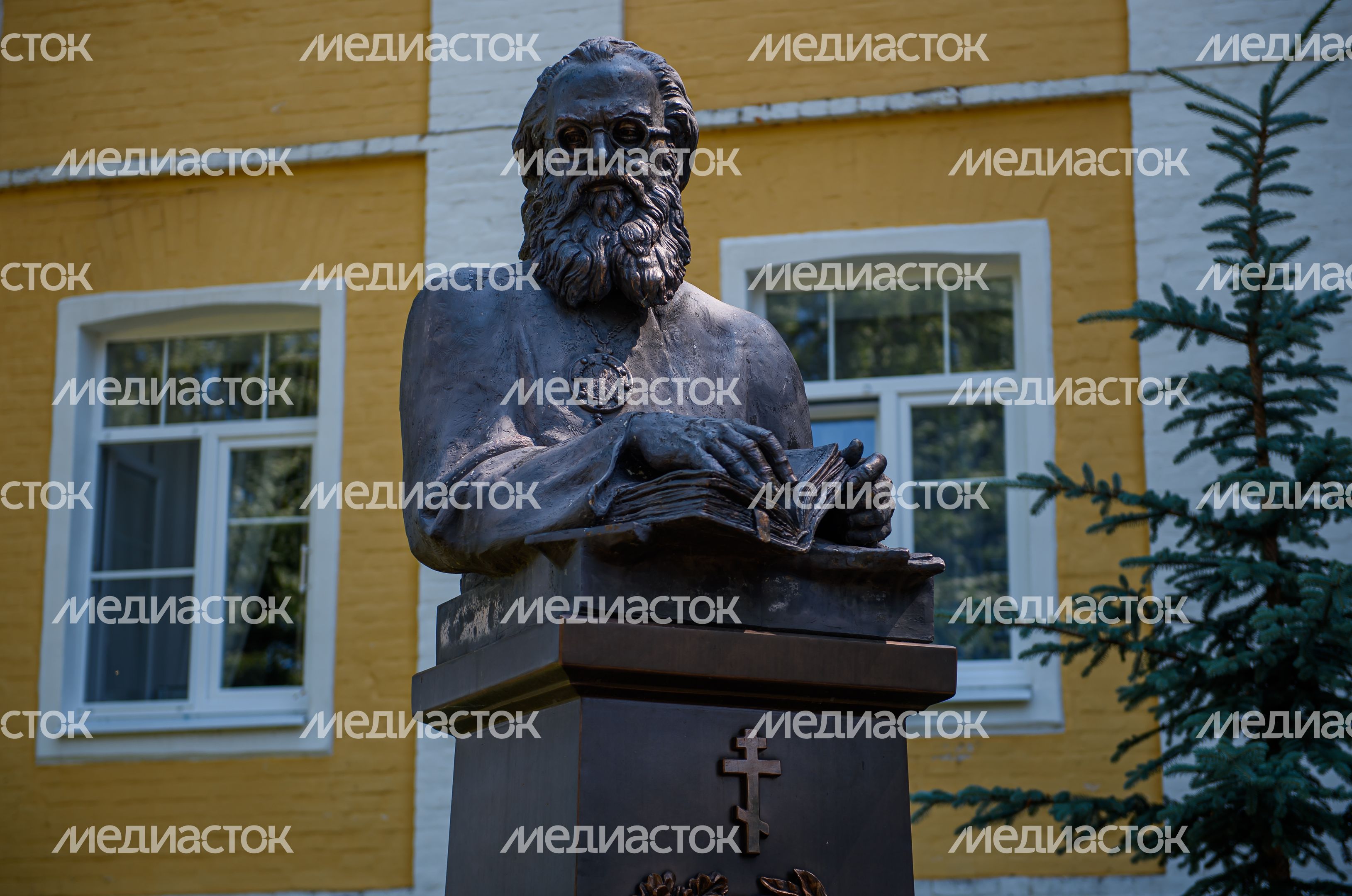 Летние виды Феодоровского женского монастыря