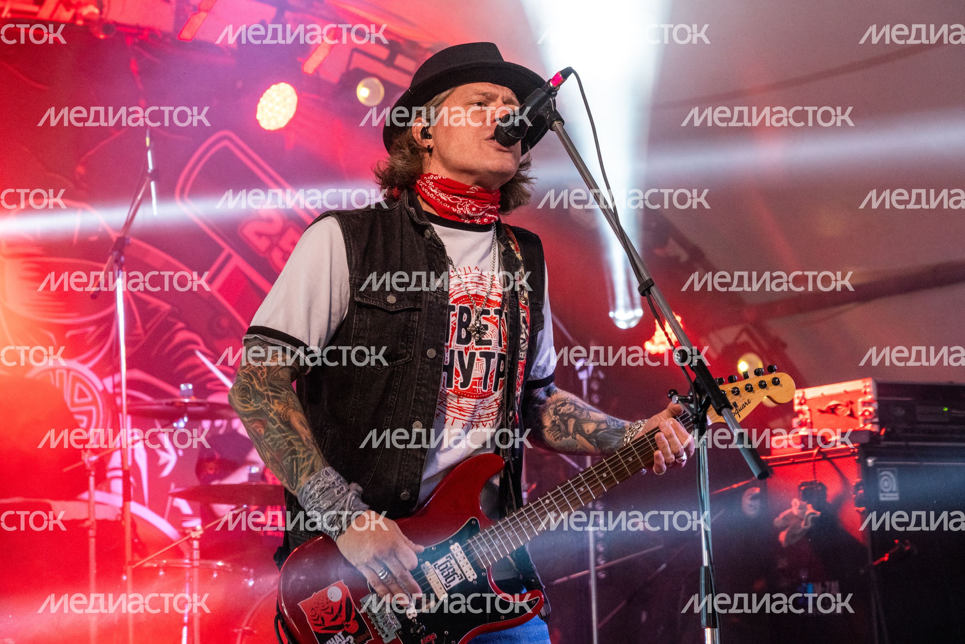 Рок-группа Paradigma на концерте фестиваля «Bike party отрыв-2025» Рок-группа Paradigma на концерте фестиваля «Bike party отрыв-2025»