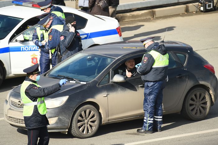 Проверка пропусков на въезде в Москву в период самоизоляции