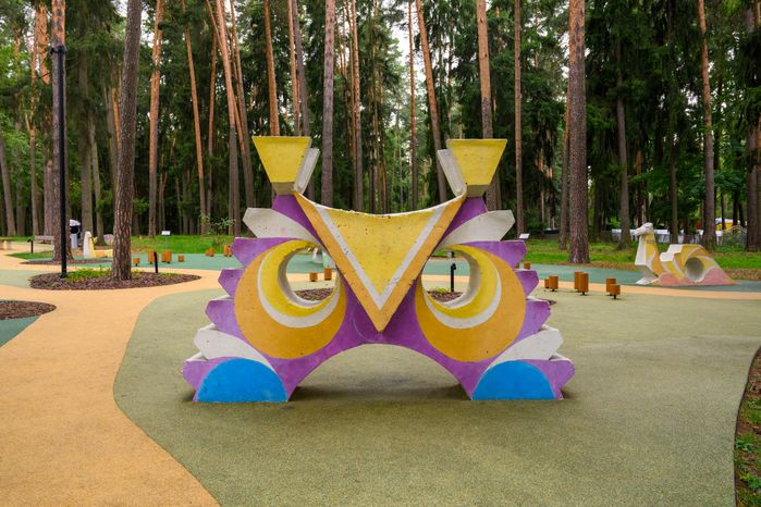 Детская площадка в Центральном парке культуры и отдыха Жуковского летом