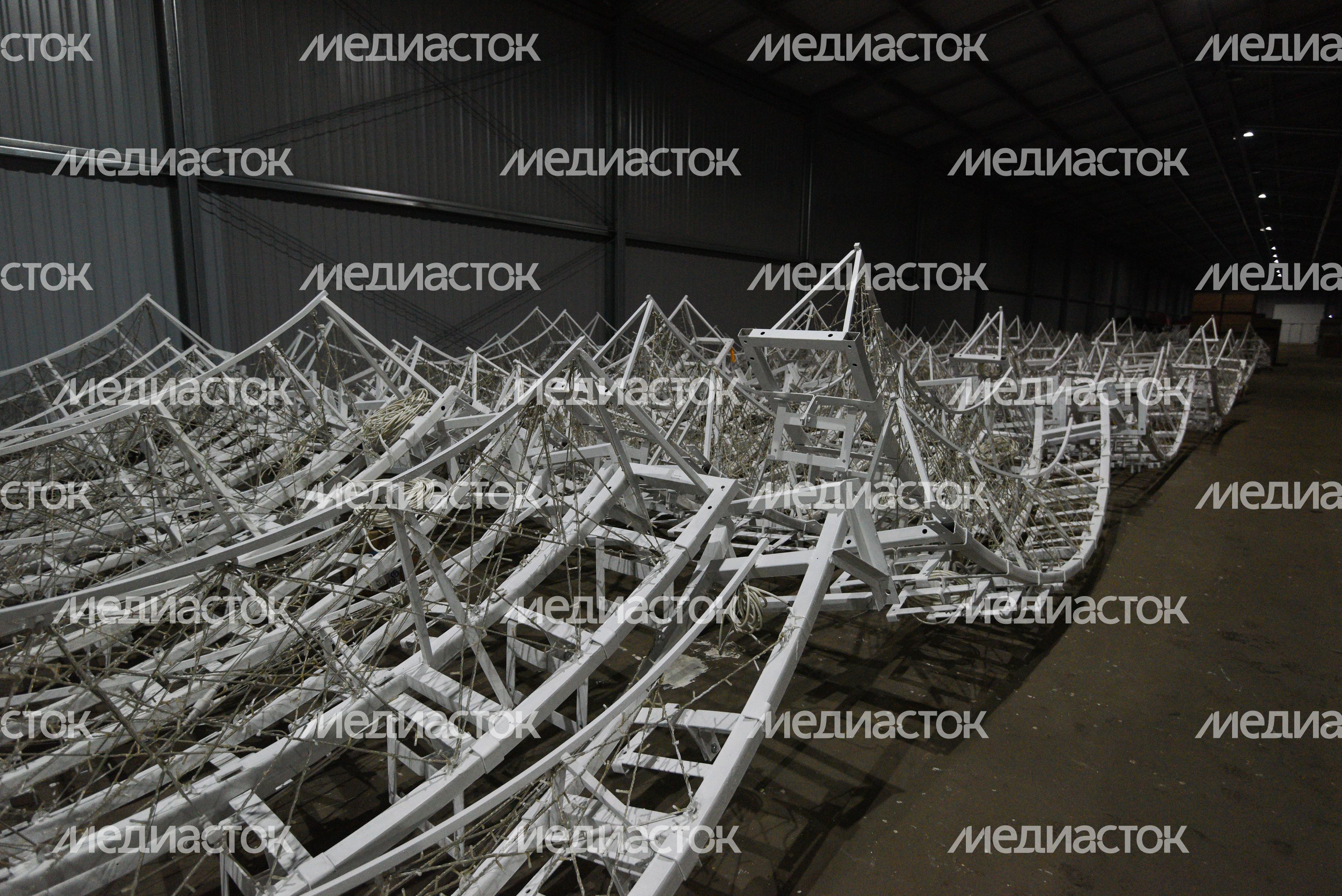 Демонтаж и складирование новогодних елок в Москве
