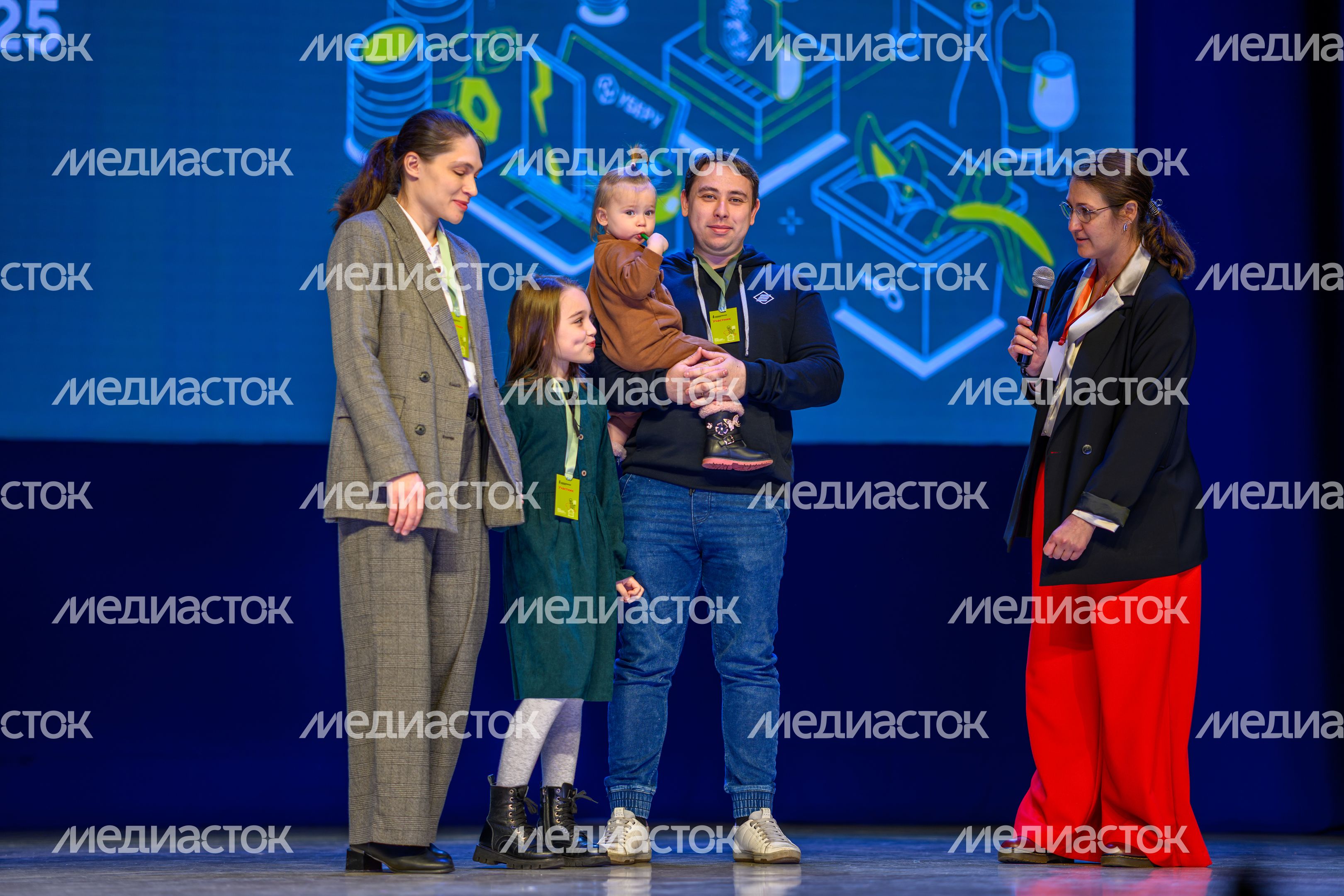 Награждение ко Дню вторичной переработки в Долгопрудном Награждение ко Дню вторичной переработки в Долгопрудном