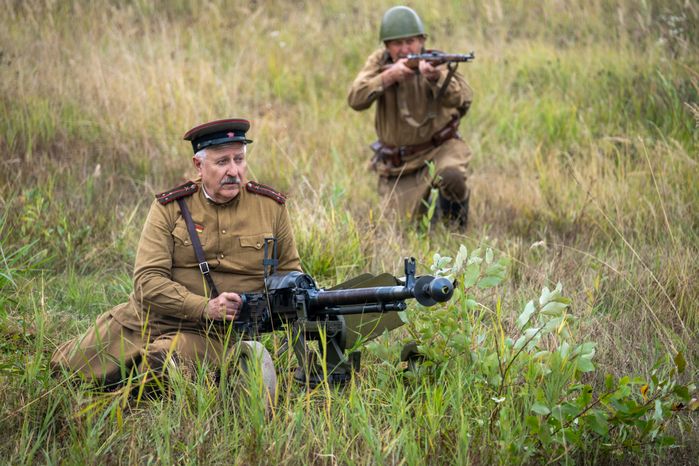 Военно-историческая реконструкция боя в День танкиста в парке «Патриот» Одинцовского округа