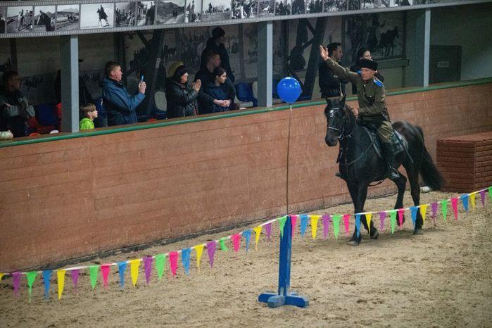 Конное представление «Наша весна! Наша Победа!» в парке «Патриот»
