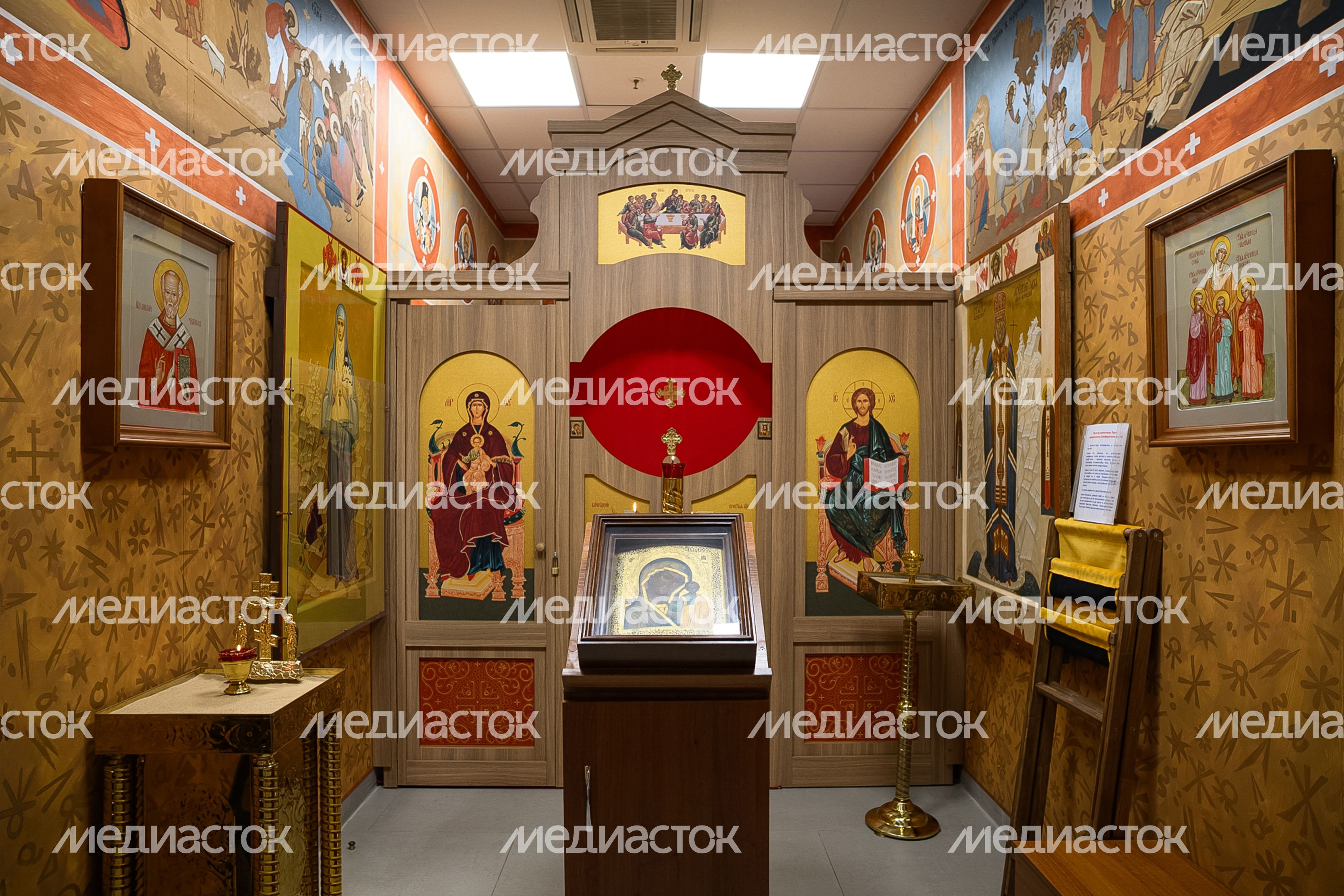 Больничный храм святителя Луки в ДКЦ им. Рошаля в Красногорске Больничный храм святителя Луки в ДКЦ им. Рошаля в Красногорске