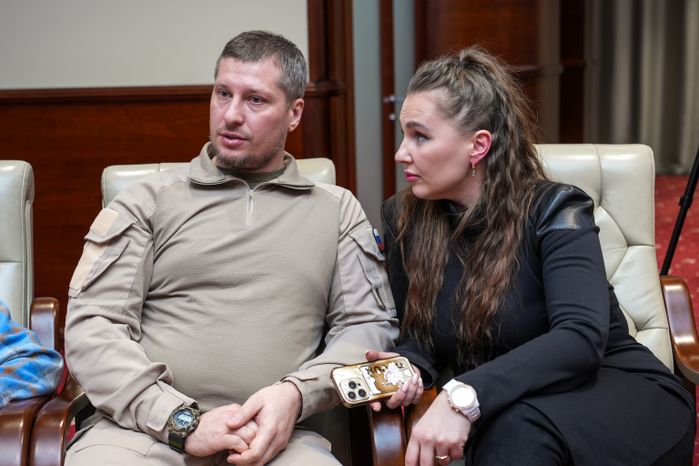 Вручение добровольцам отряда БАРС медалей "За храбрость" II степени