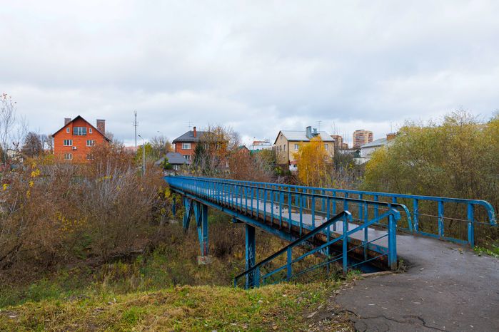 Пешеходный мост в микрорайоне Южный города Домодедово