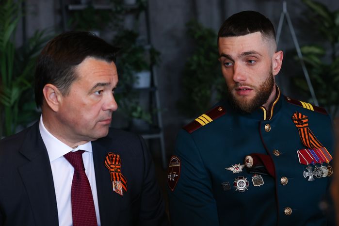 Возложение губернатором венка к Могиле Неизвестного Солдата