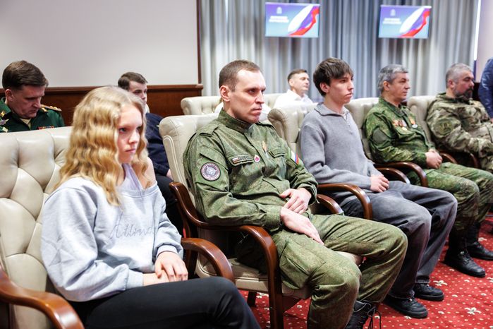 Бойцам подразделения БАРС вручили медали "За храбрость" II степени