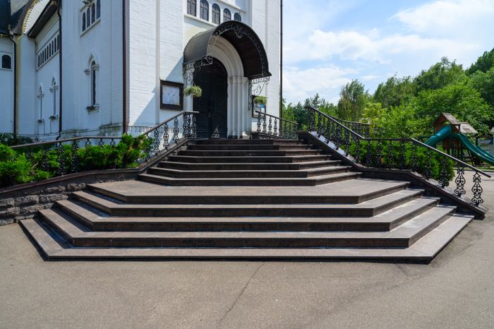 Церковь святого мученика Уара в поселке Вешки округа Мытищи