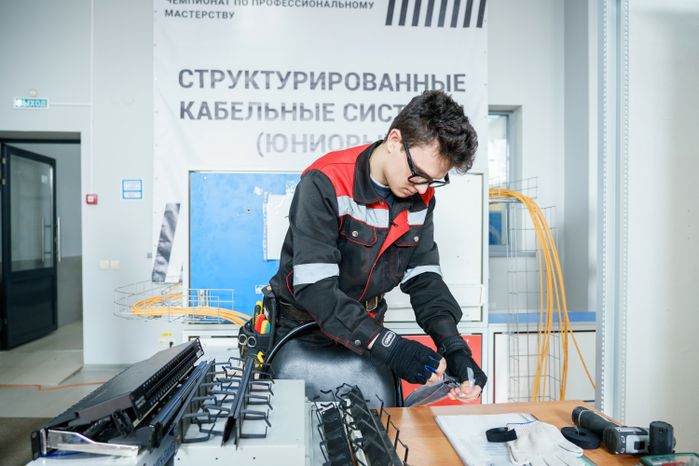 Щелковский колледж в деревне Долгое Ледово